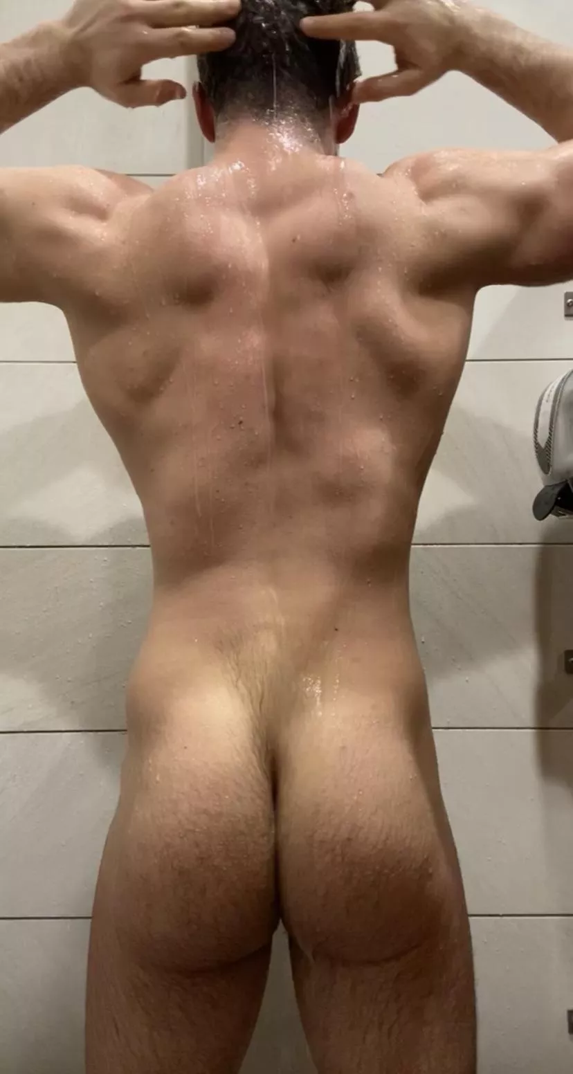 Wash my back after my workout