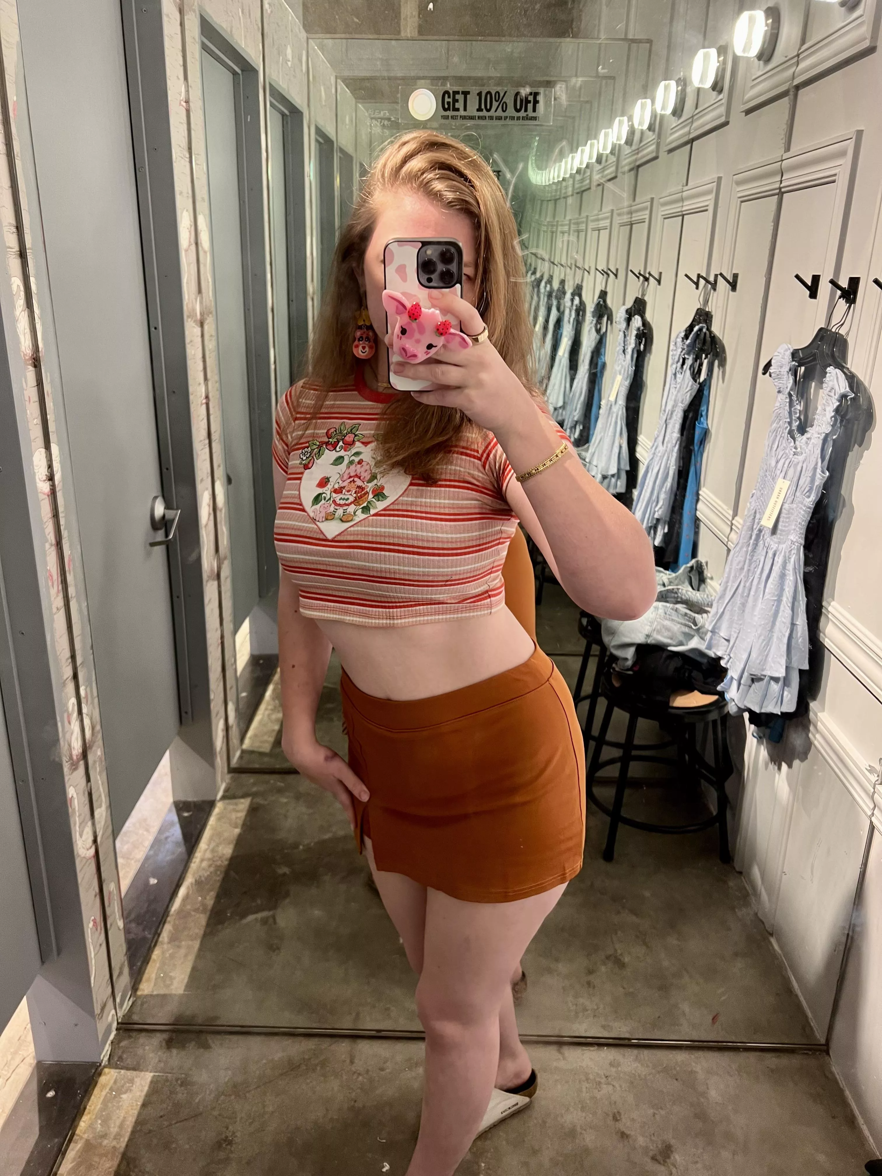 We love a crop top skirt combo (f)