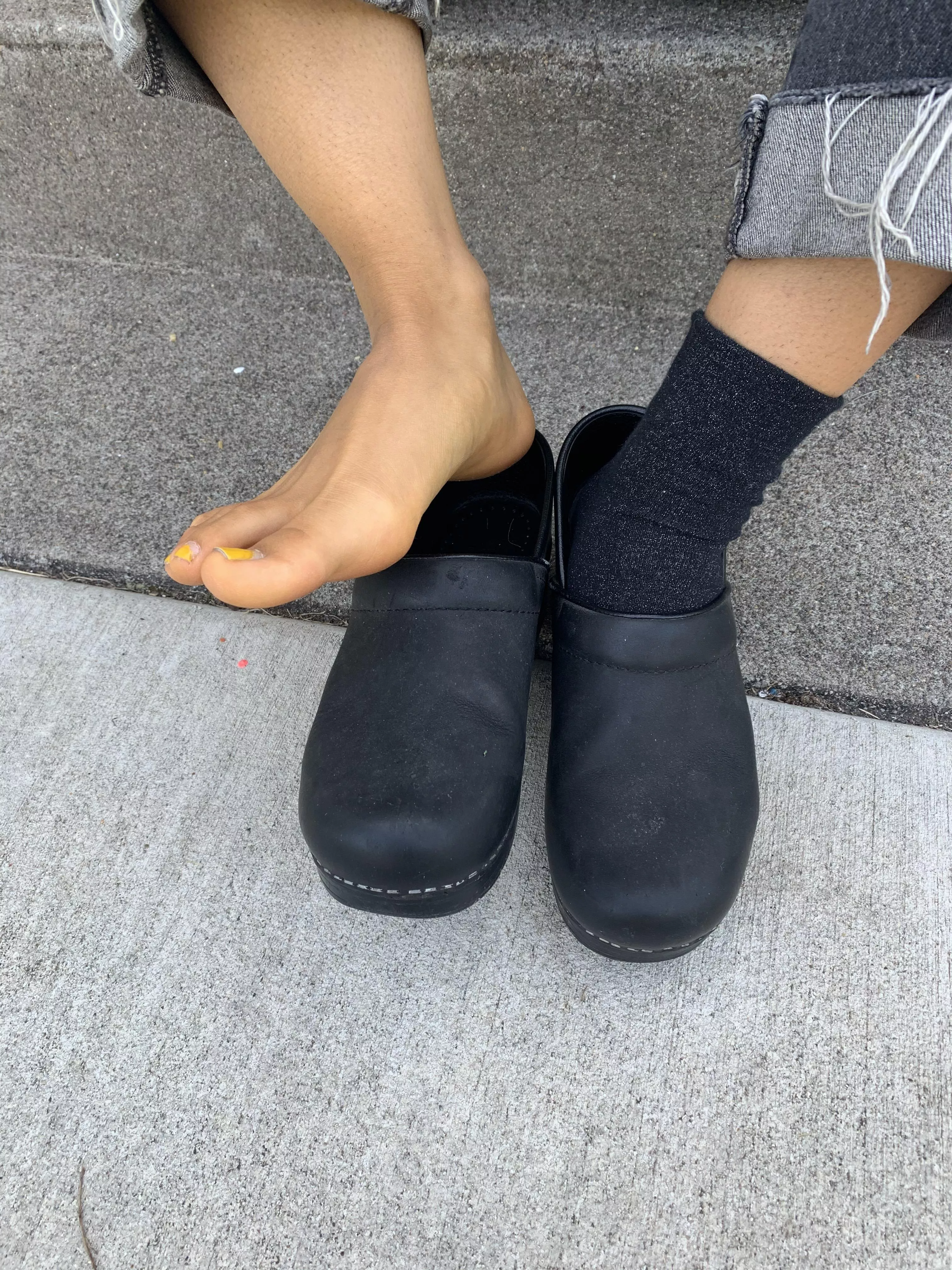 Wearing my clogs to work today, anyone want the socks? ♥ [asianfeet]