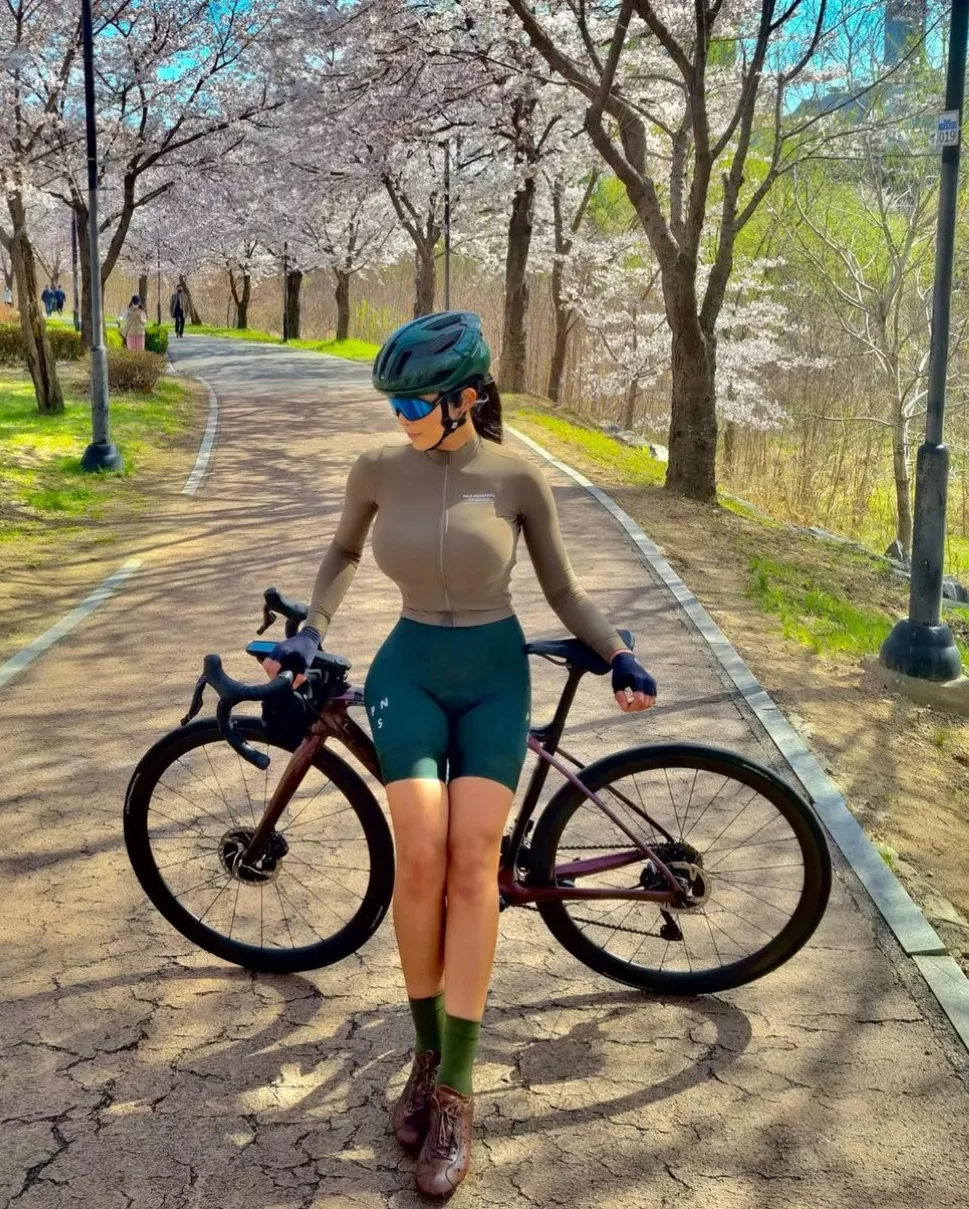 weights she has to carry on bicycle