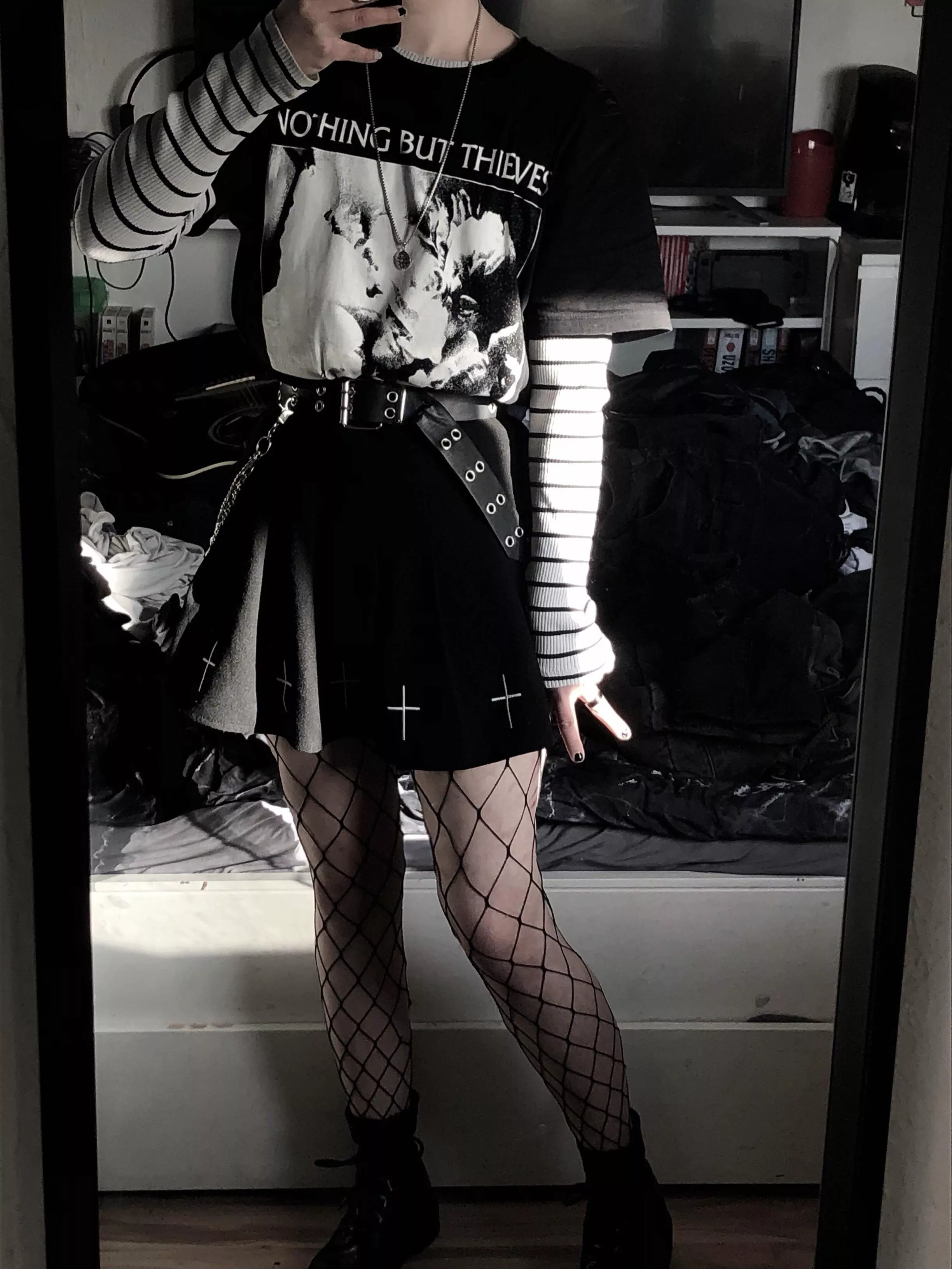 Went to a concert the other day and got this shirt there, thought it would make a cute outfit with with this skirt 🖤