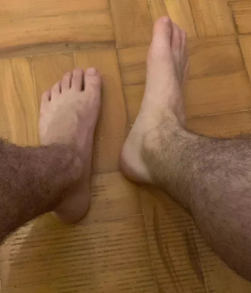 what do u guys think about my feet? 19 yo fit latino dude and size 11.5 US