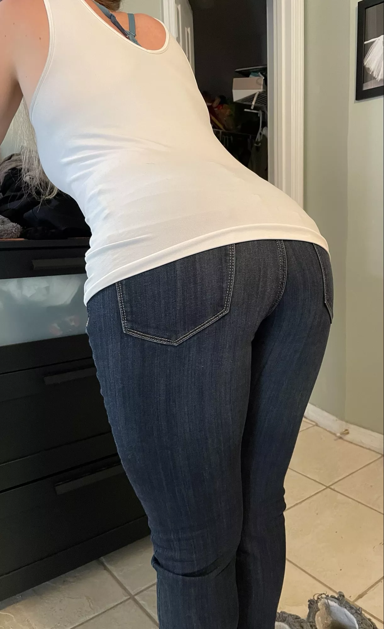 What do you think of my wifeâ€™s ass?