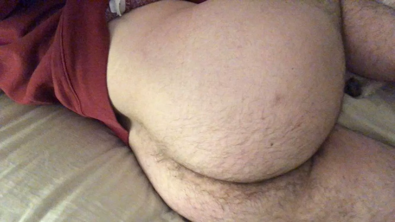 What would you do to this hairy ass?