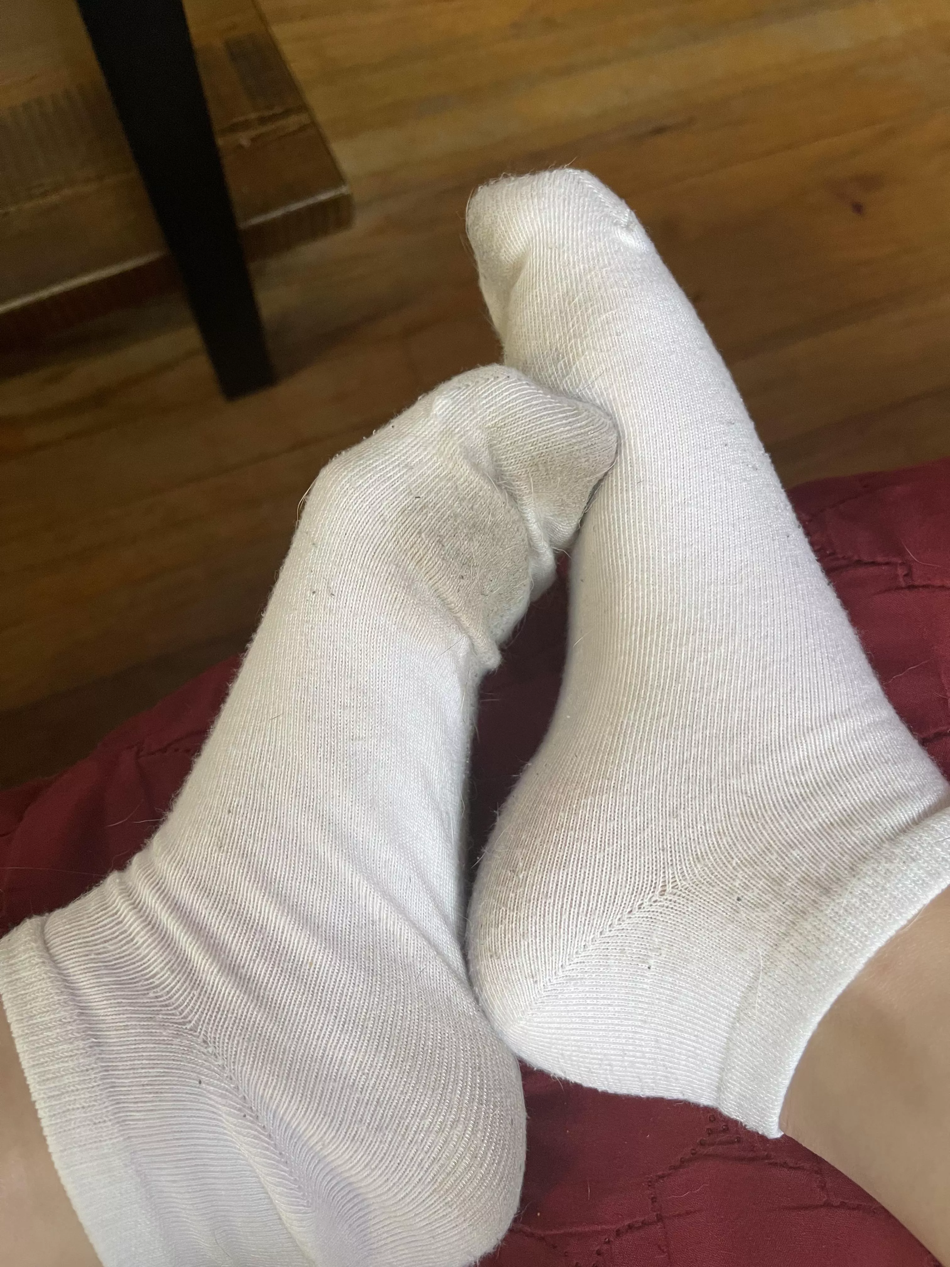 Whatâ€™s better then some well loved white ankle socks? ðŸ˜œðŸ‘£