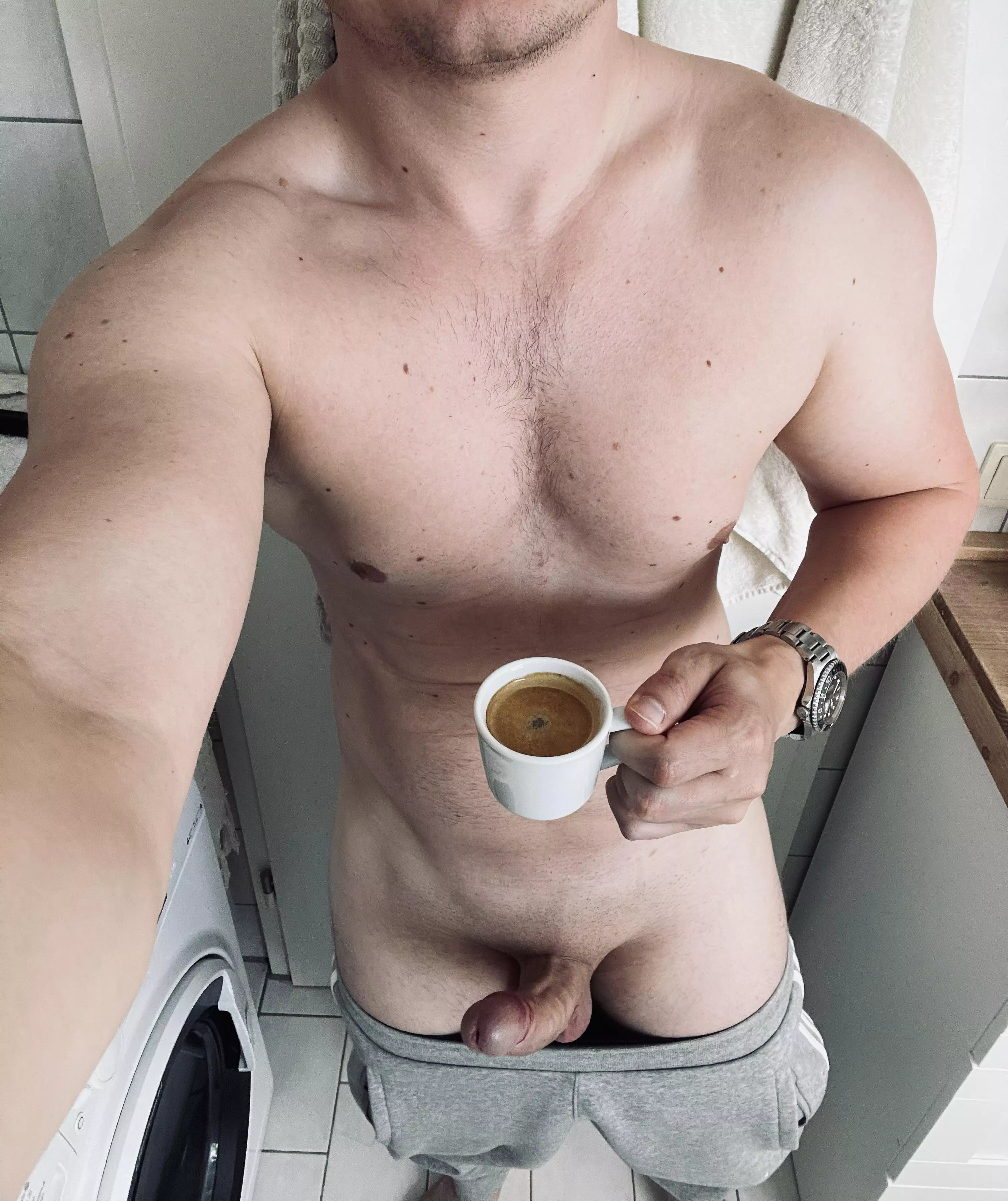 When the pre workout espresso kicks in 😏💪🏼 [m]