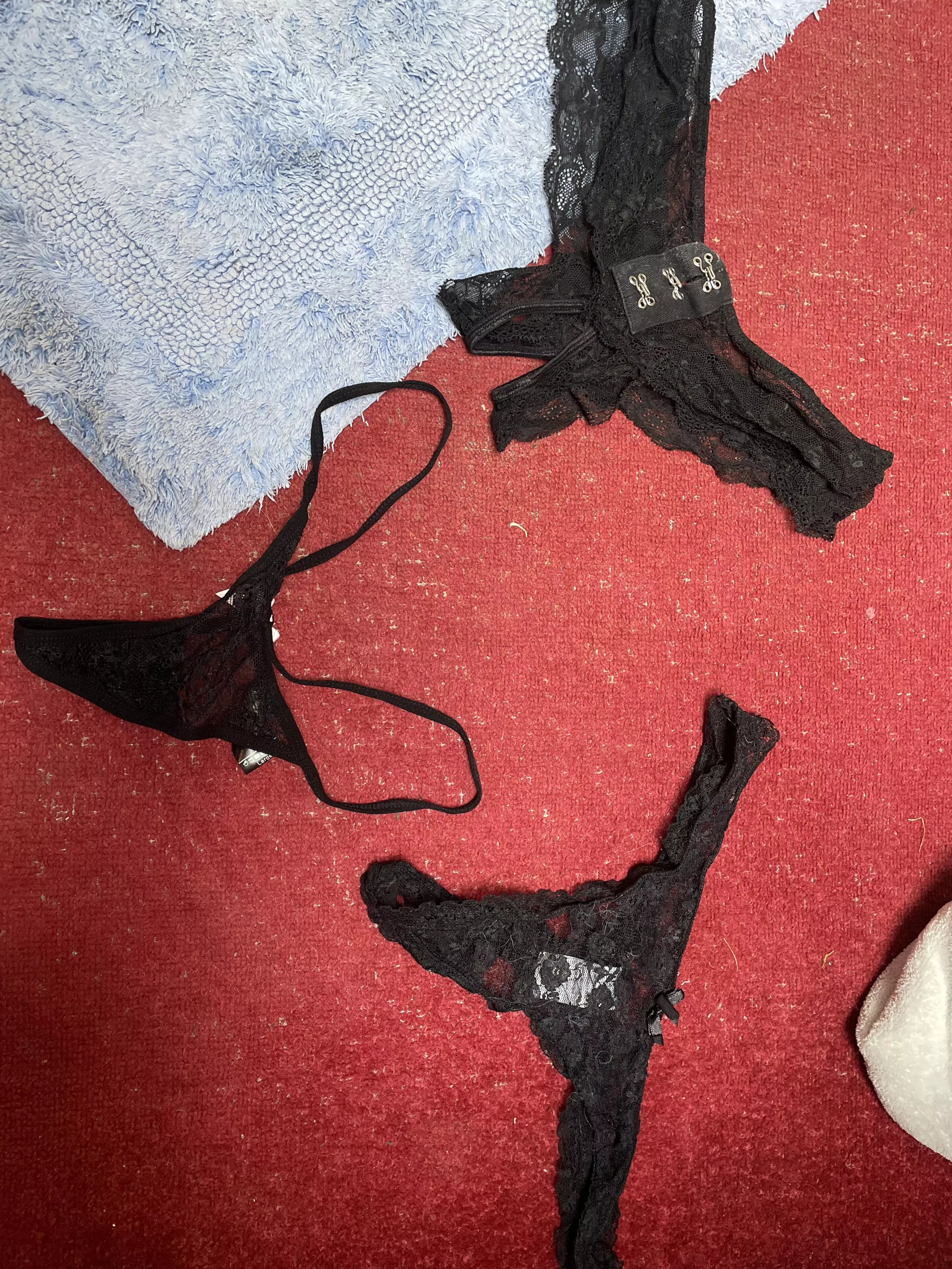 Which ones of my gfs panties should I wear. Hmu