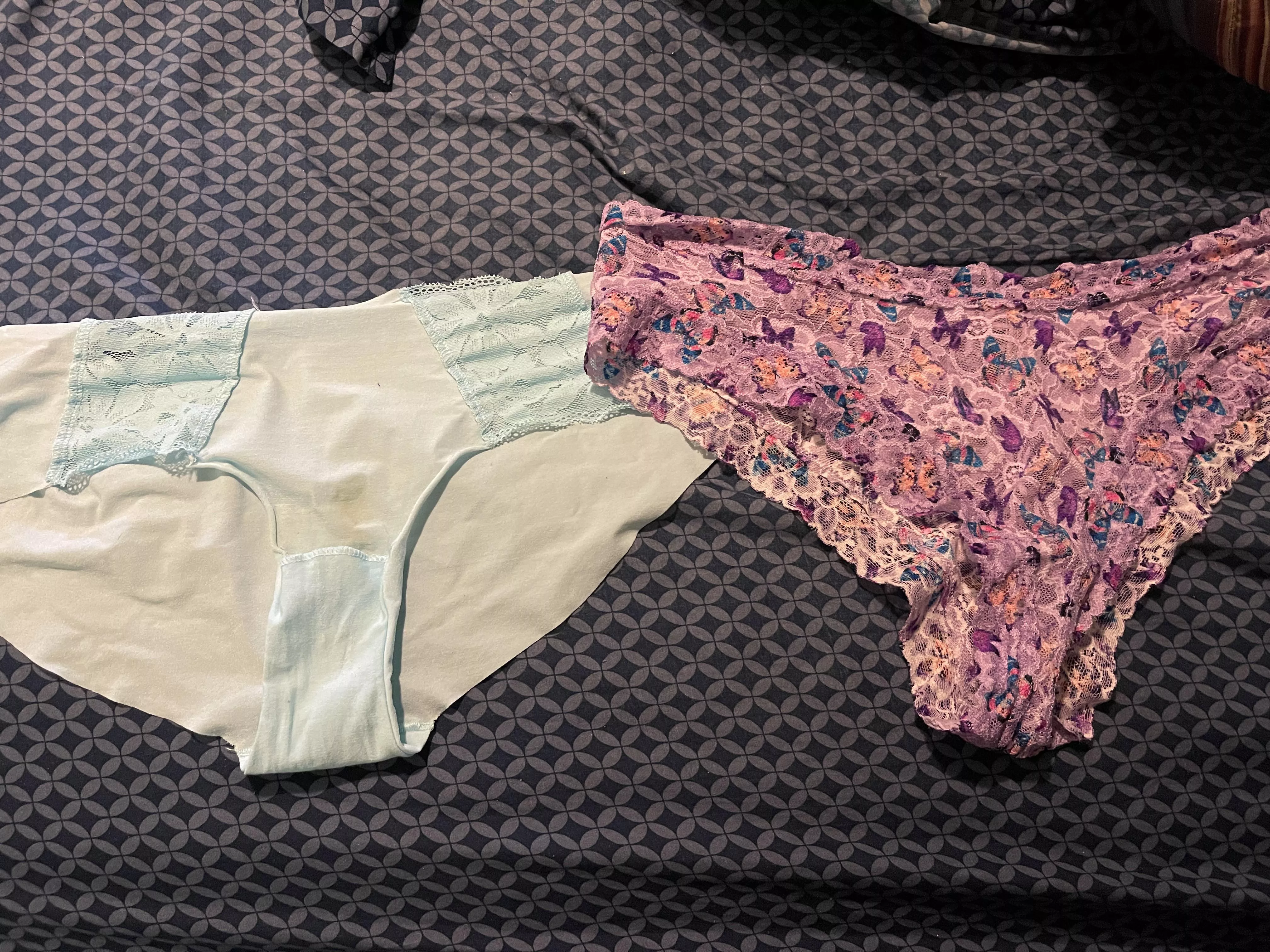 Which pair should I cum on?