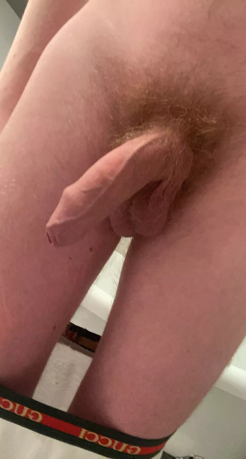 who can cum and make me hard ;)