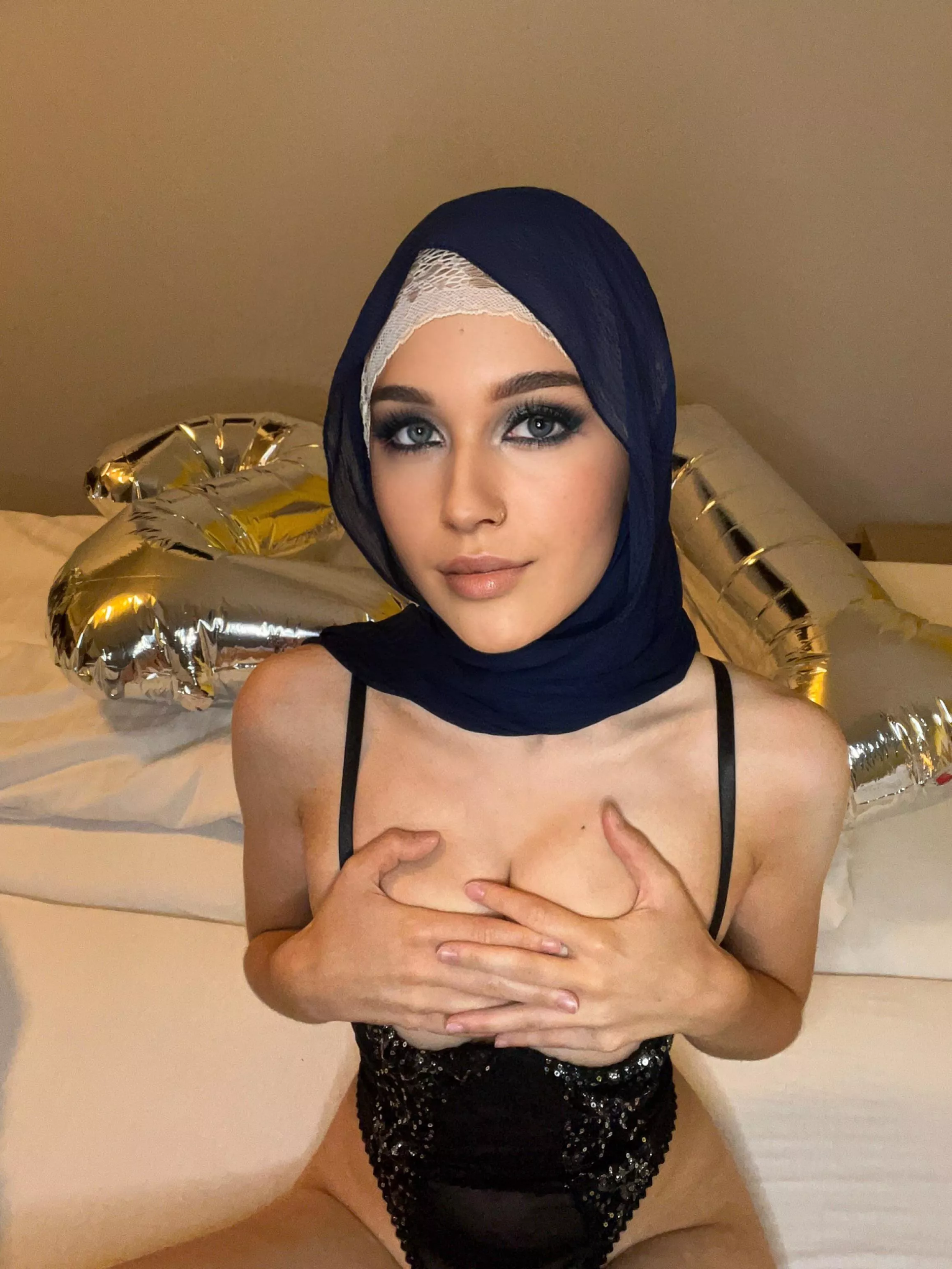 Who here likes arabic sluts?ðŸ‘€