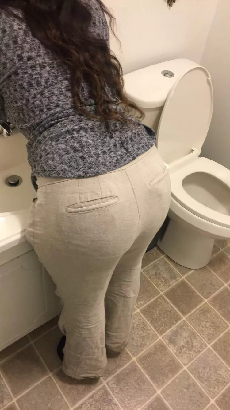 Who is pulling these pants off my wifes ass and fucking her? Upvote if you are