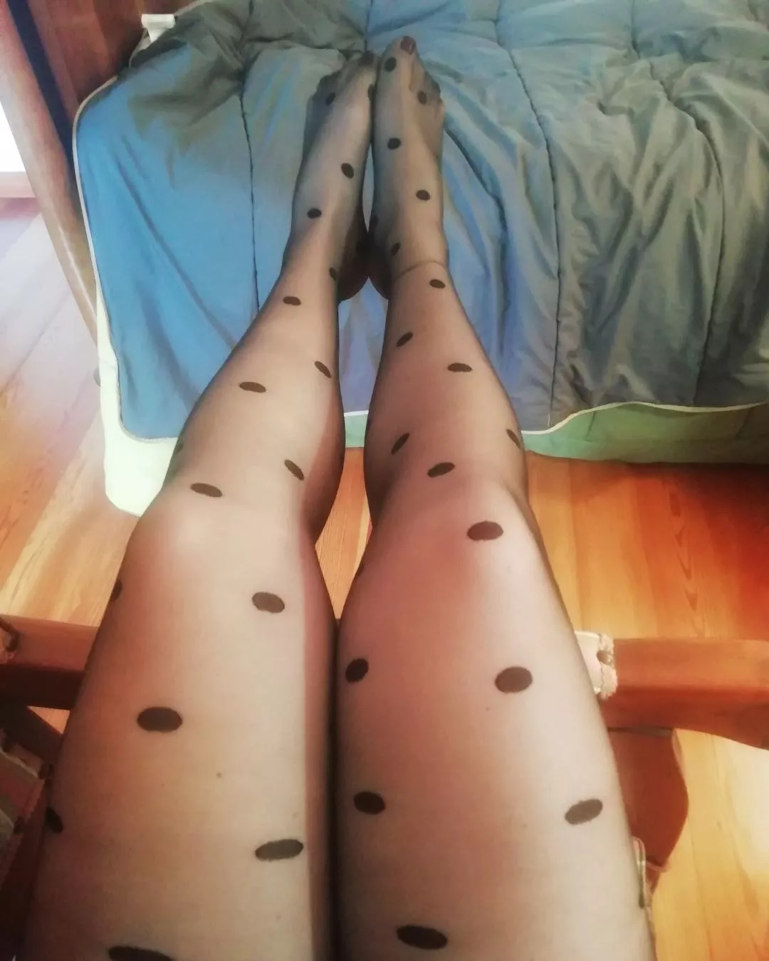 who likes my dotted tights? ðŸ˜‰â¤ï¸