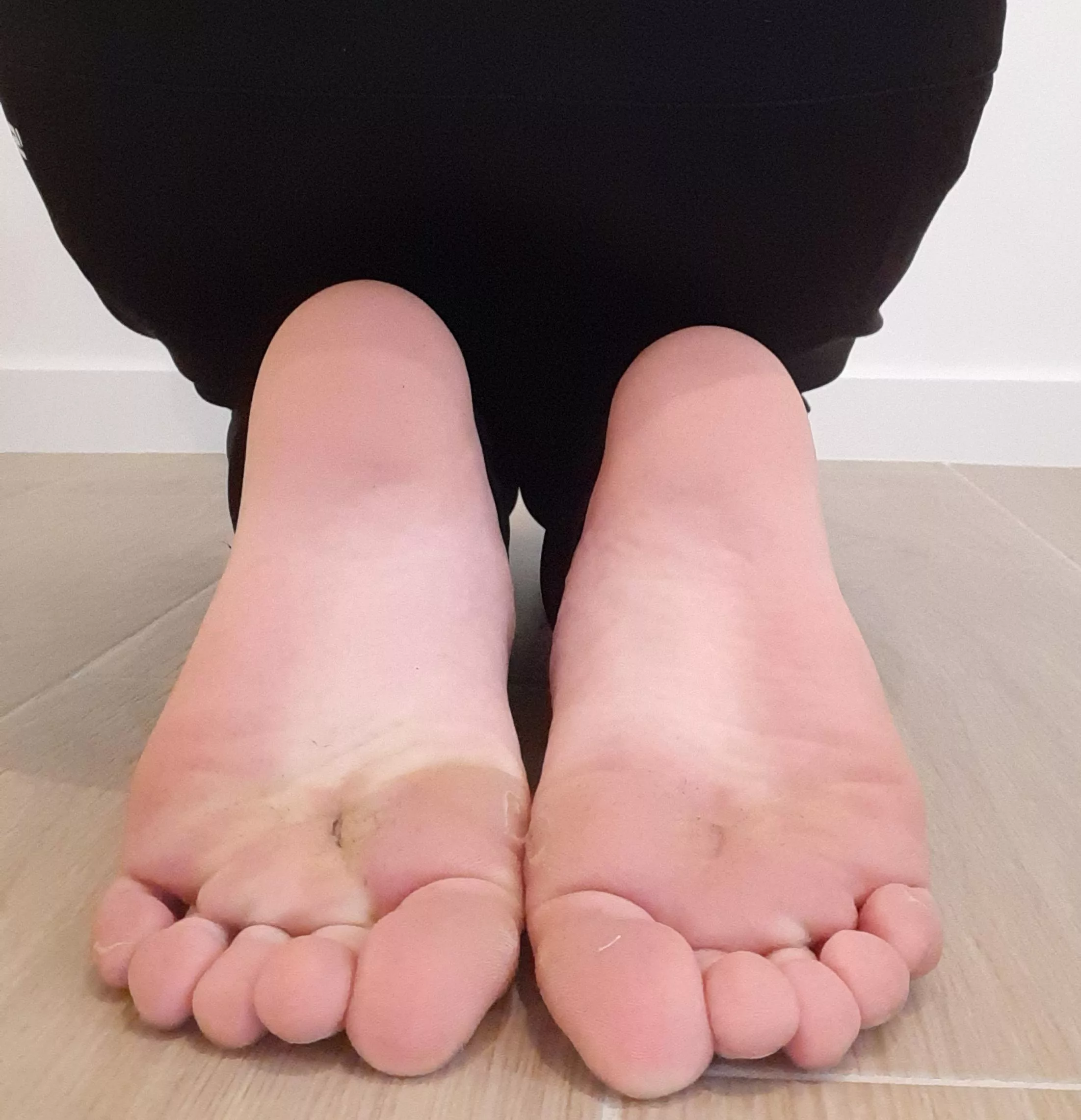 who likes my feet?