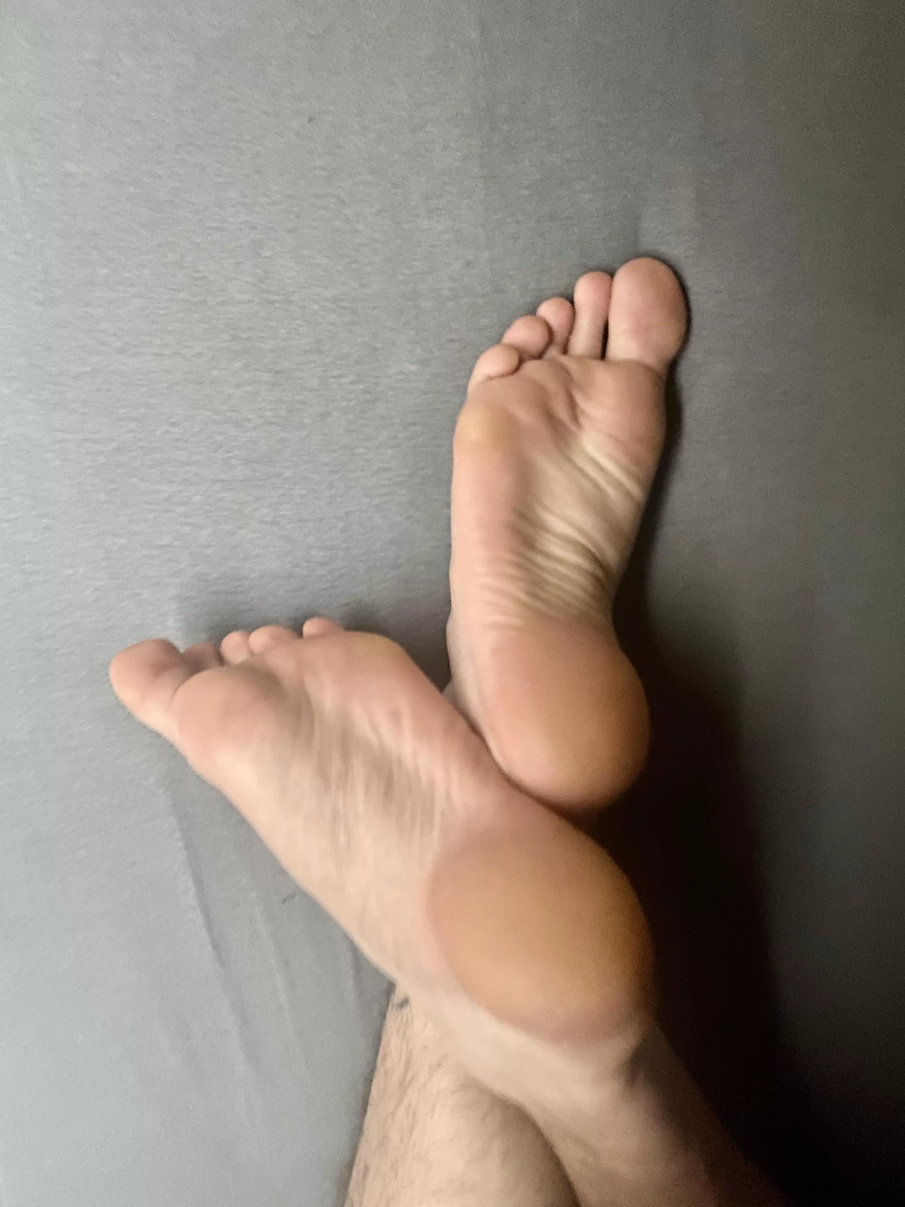 Who likes my size 9 feet