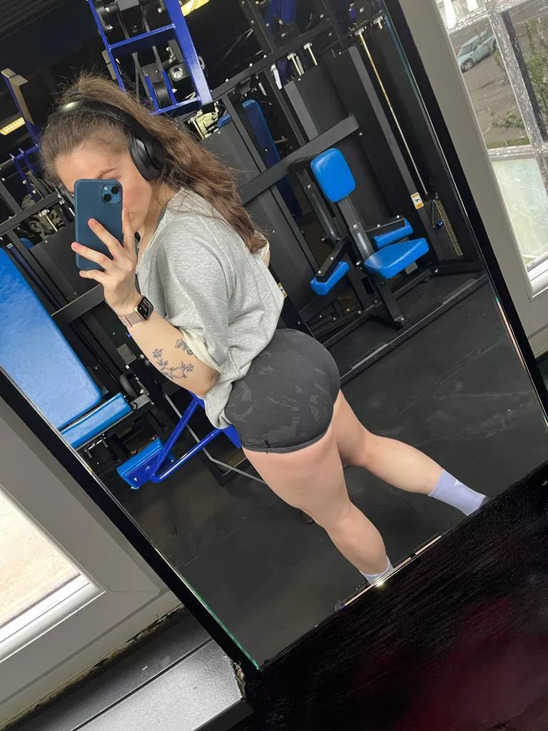 Who likes short shorts?