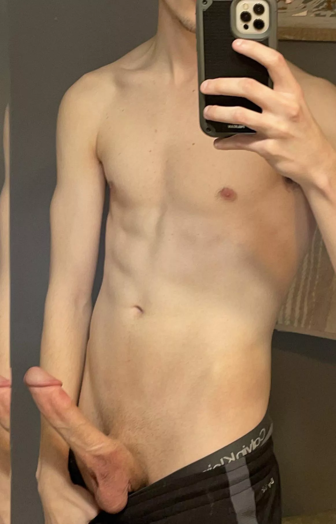 Who likes skinny guys with big cocks? (PMs welcomed)