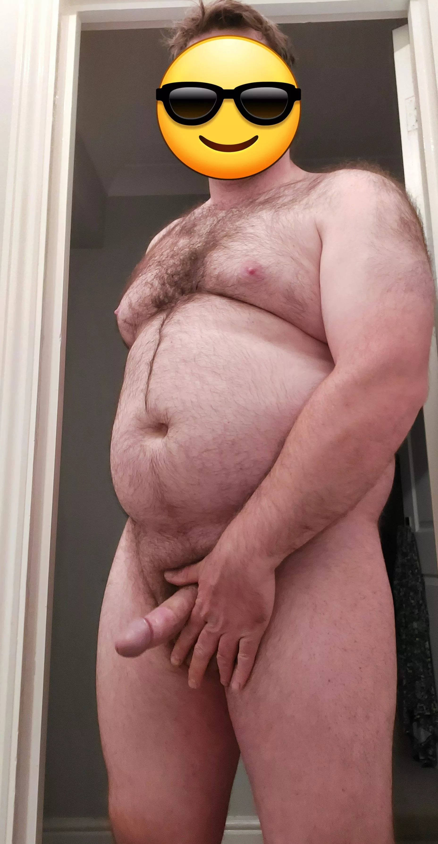 who likes their big men hairy?