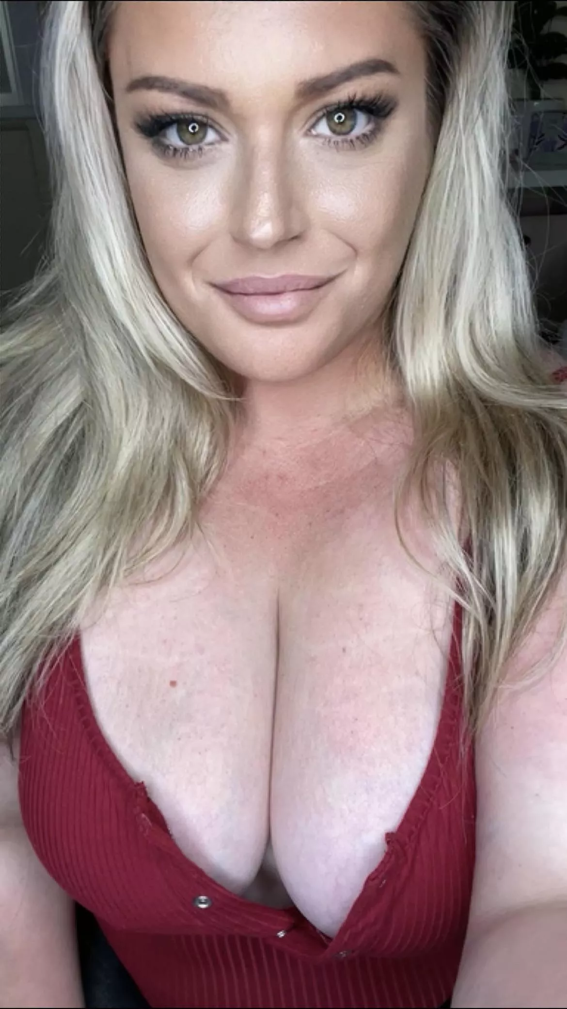 Who likes their blondes chubby? ðŸ¥°