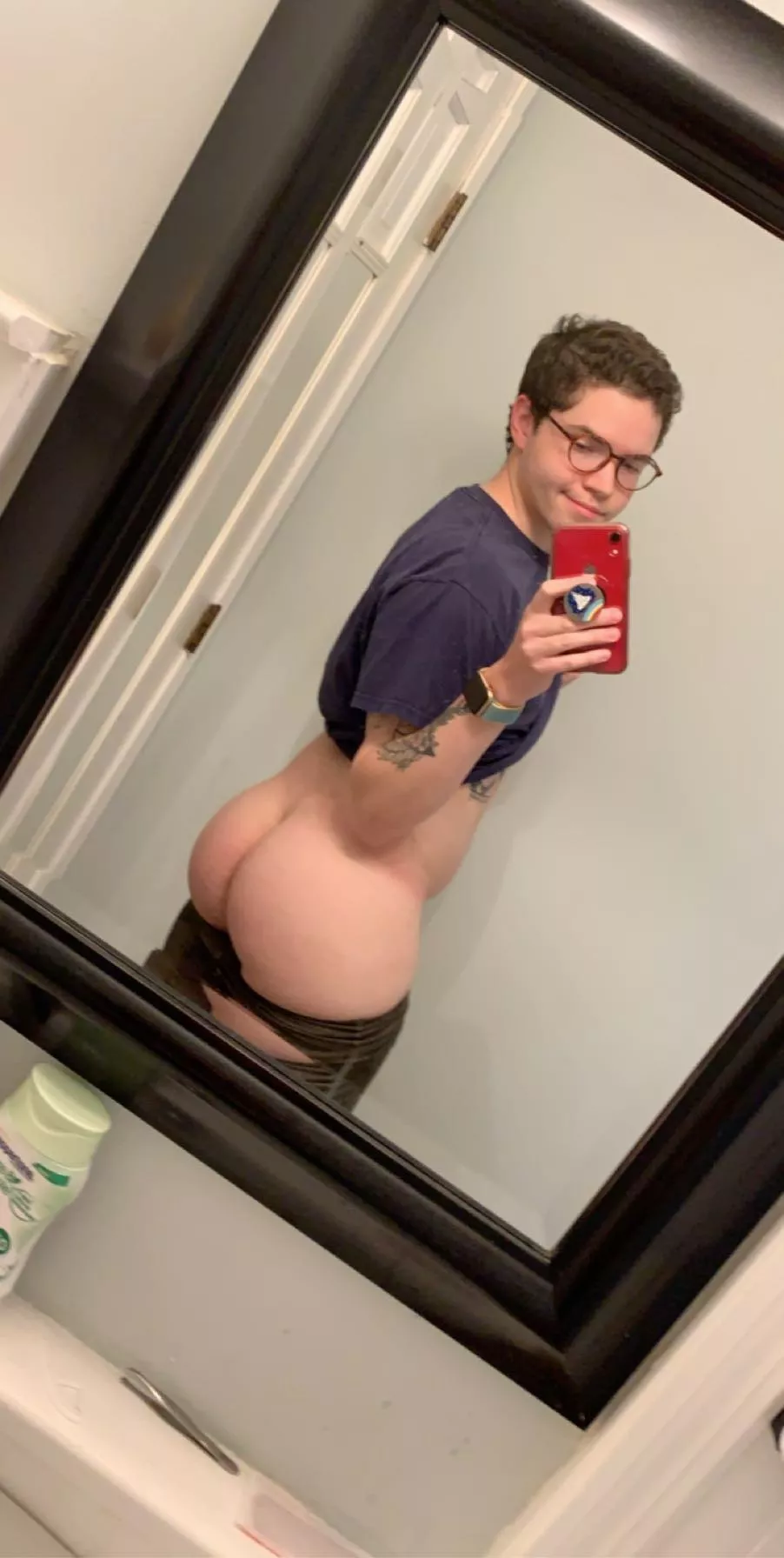 Who loves a good juicy ass?