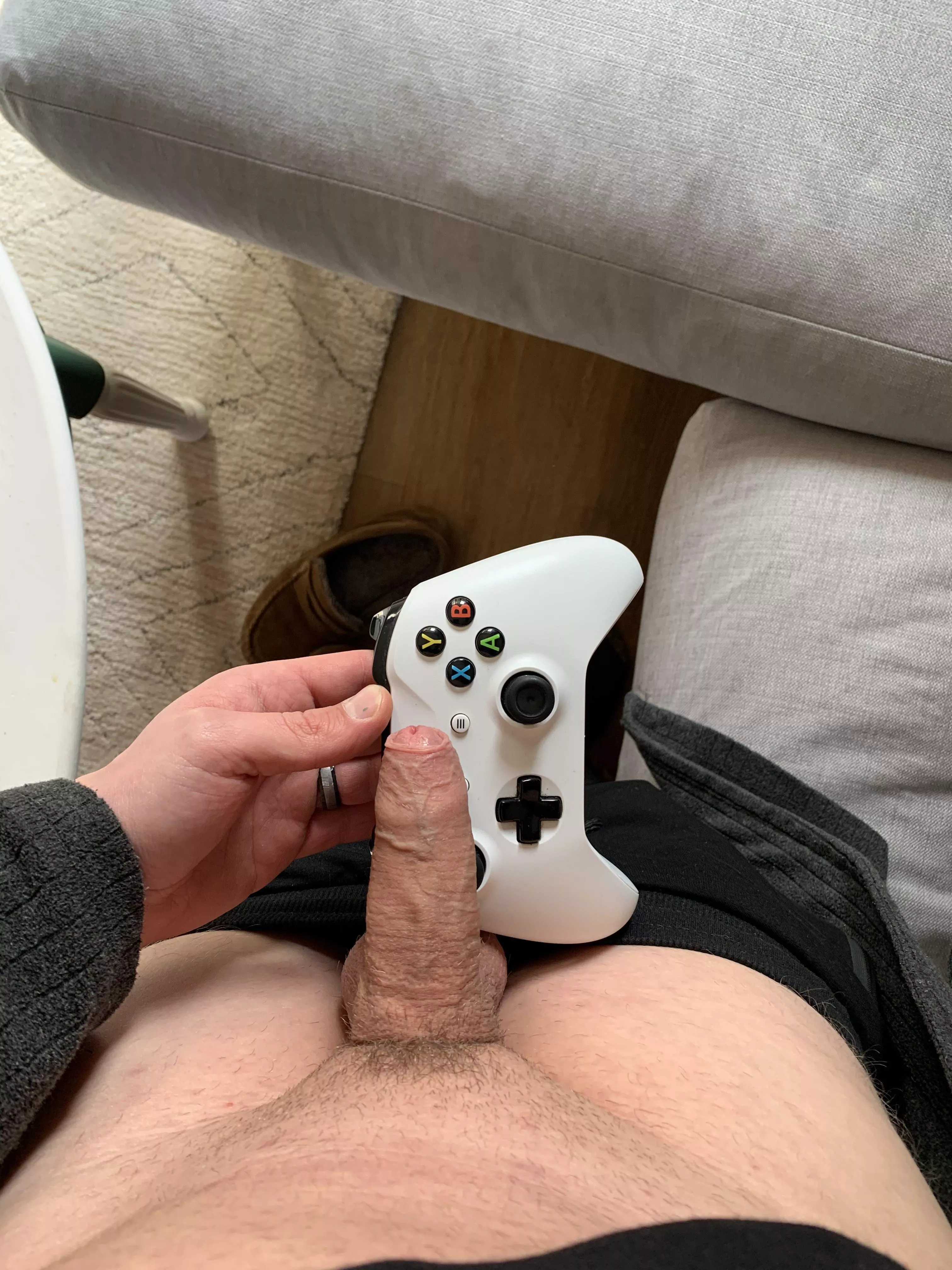 Who plays Xbox?