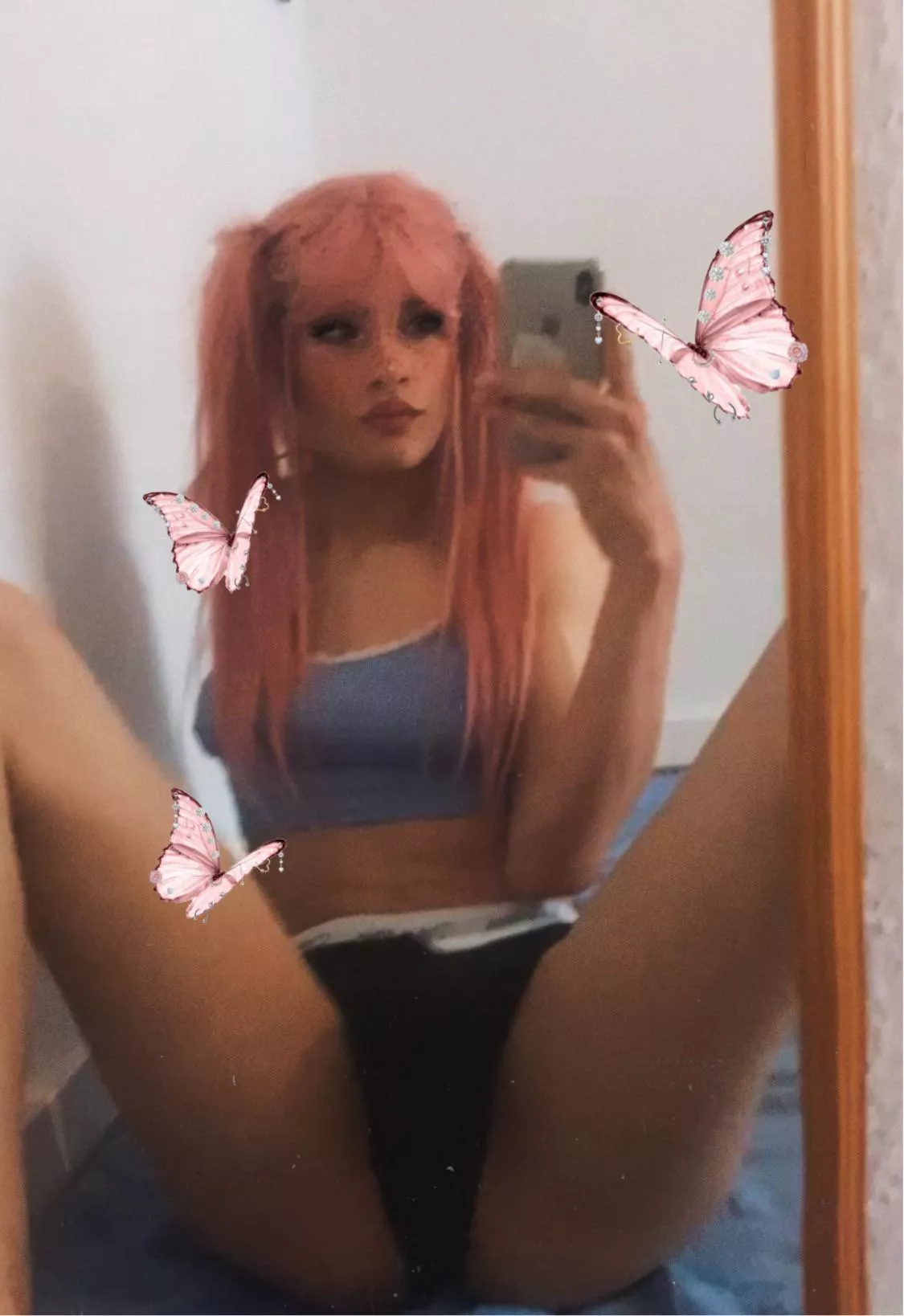 Who wants to b between my legs?🥺💗🎀