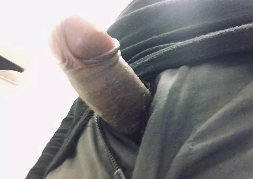 Who wants to give me some head..tell me what you think of my big ass little dick