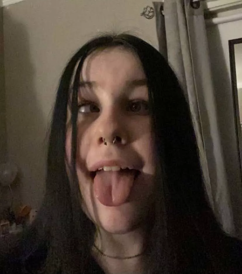 who wants to nut on my friend's ahegao faces? kik opslavee with jerk or cum tribute for more