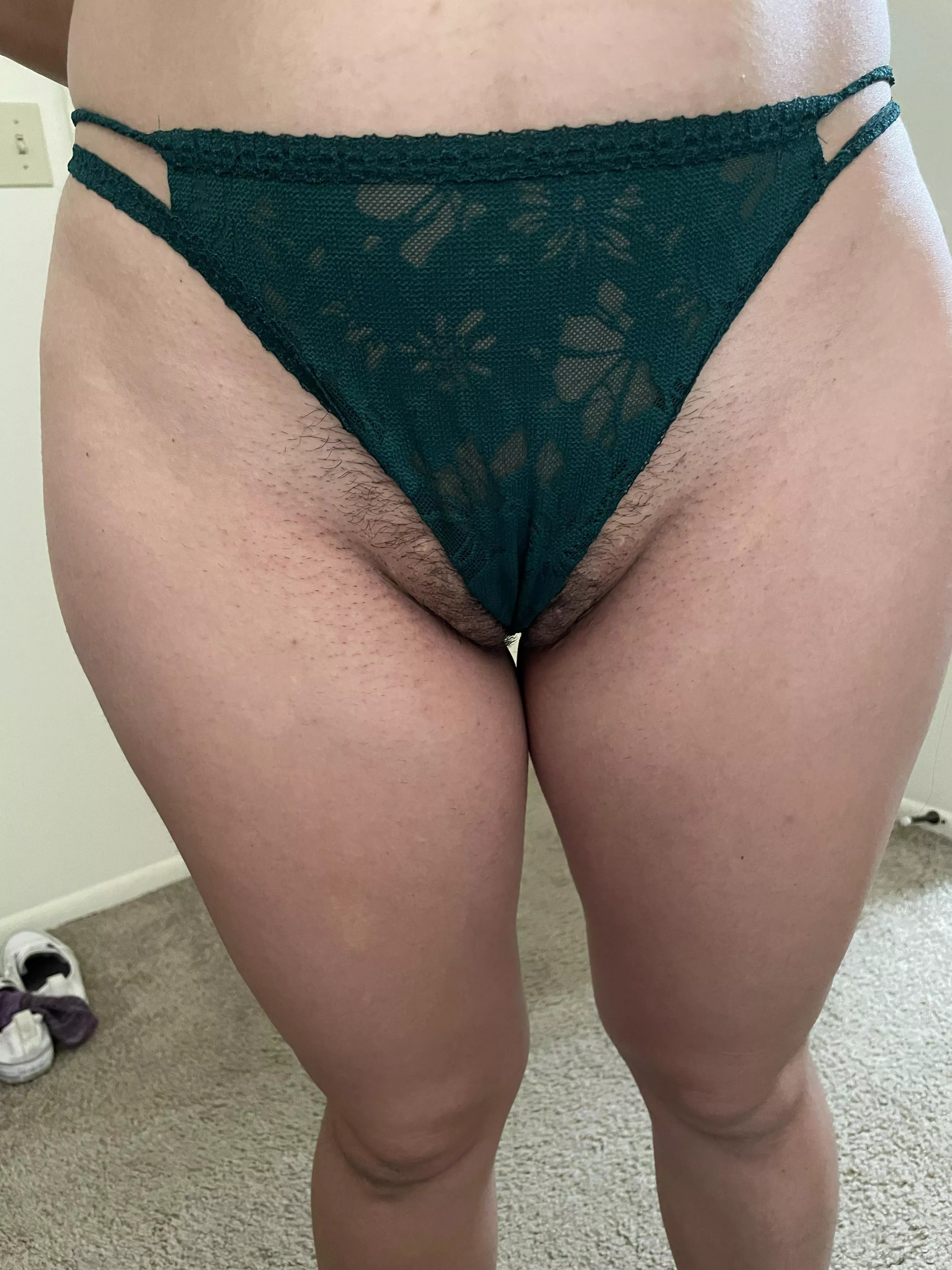 Who wants to see this pussy?