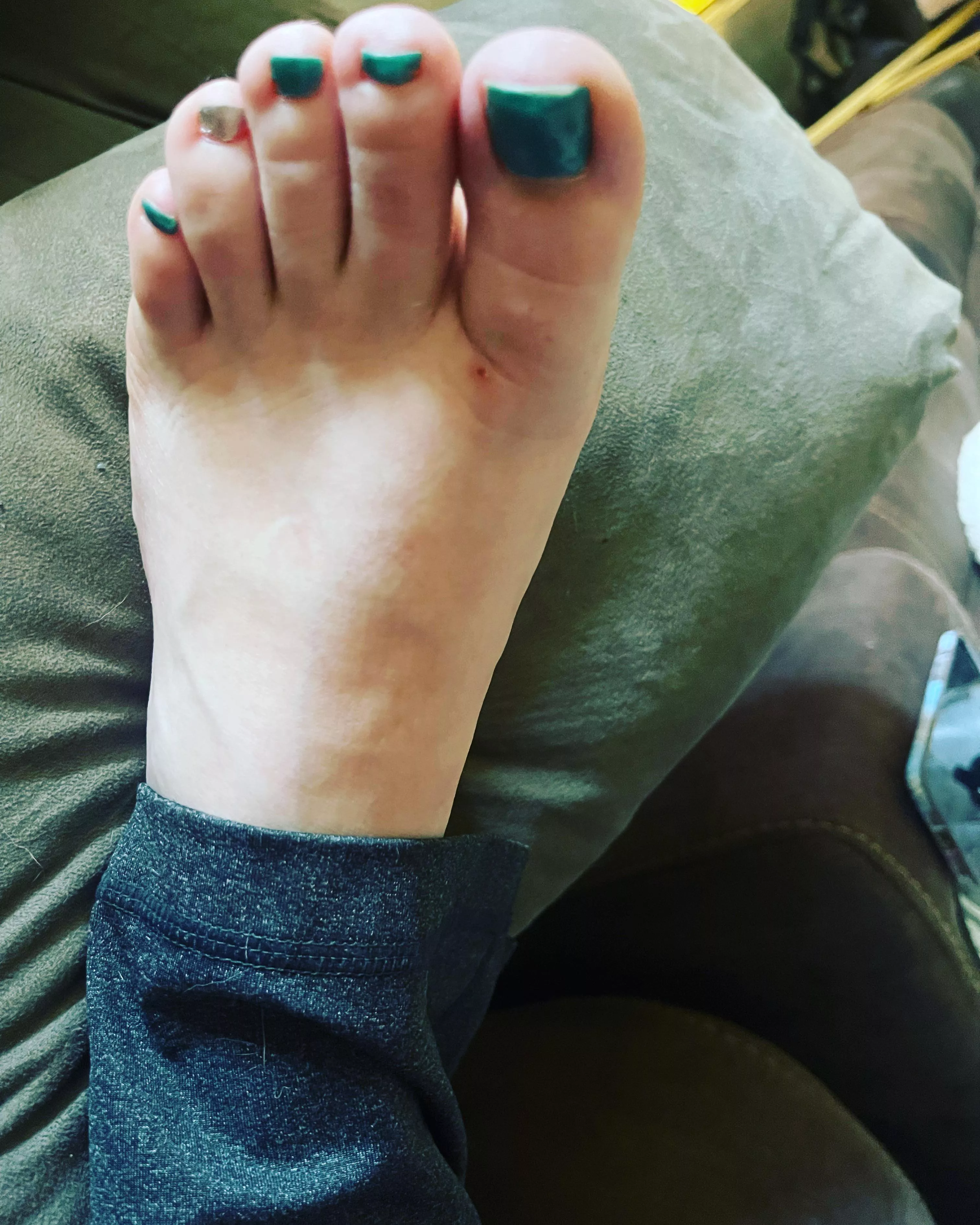 Who wants to suck these toes after a long day at work ðŸ˜˜ðŸ˜ˆ