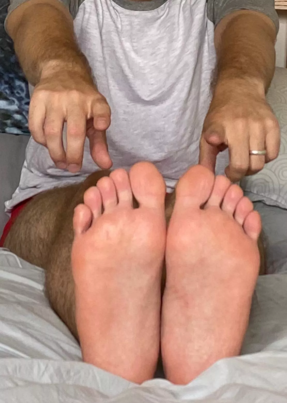 Who wants to worship these straight sweaty feet?