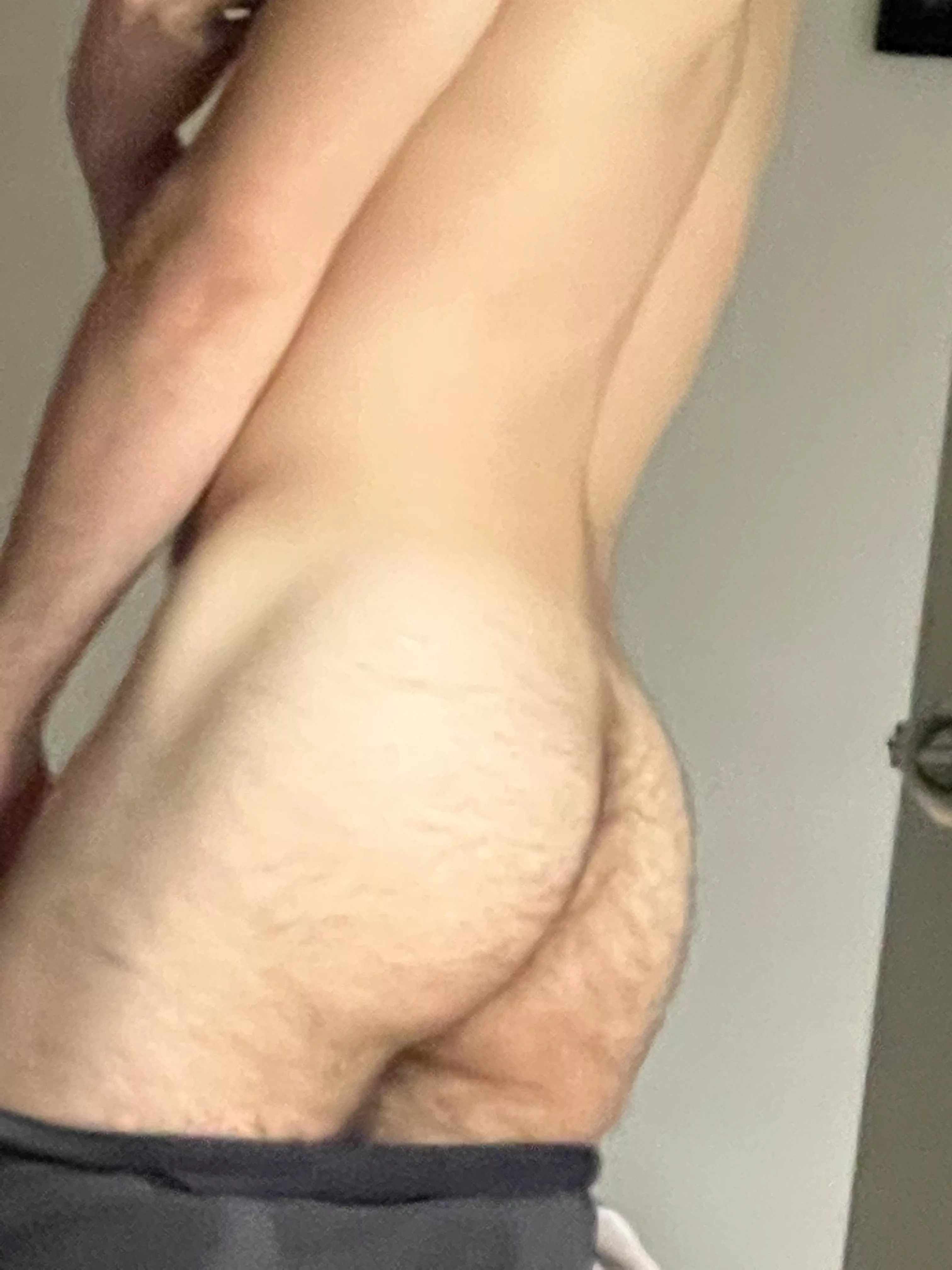 who’s gonna spread these cheeks ?