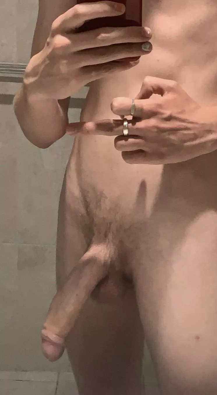 Who’s in need of thick cock 🥵