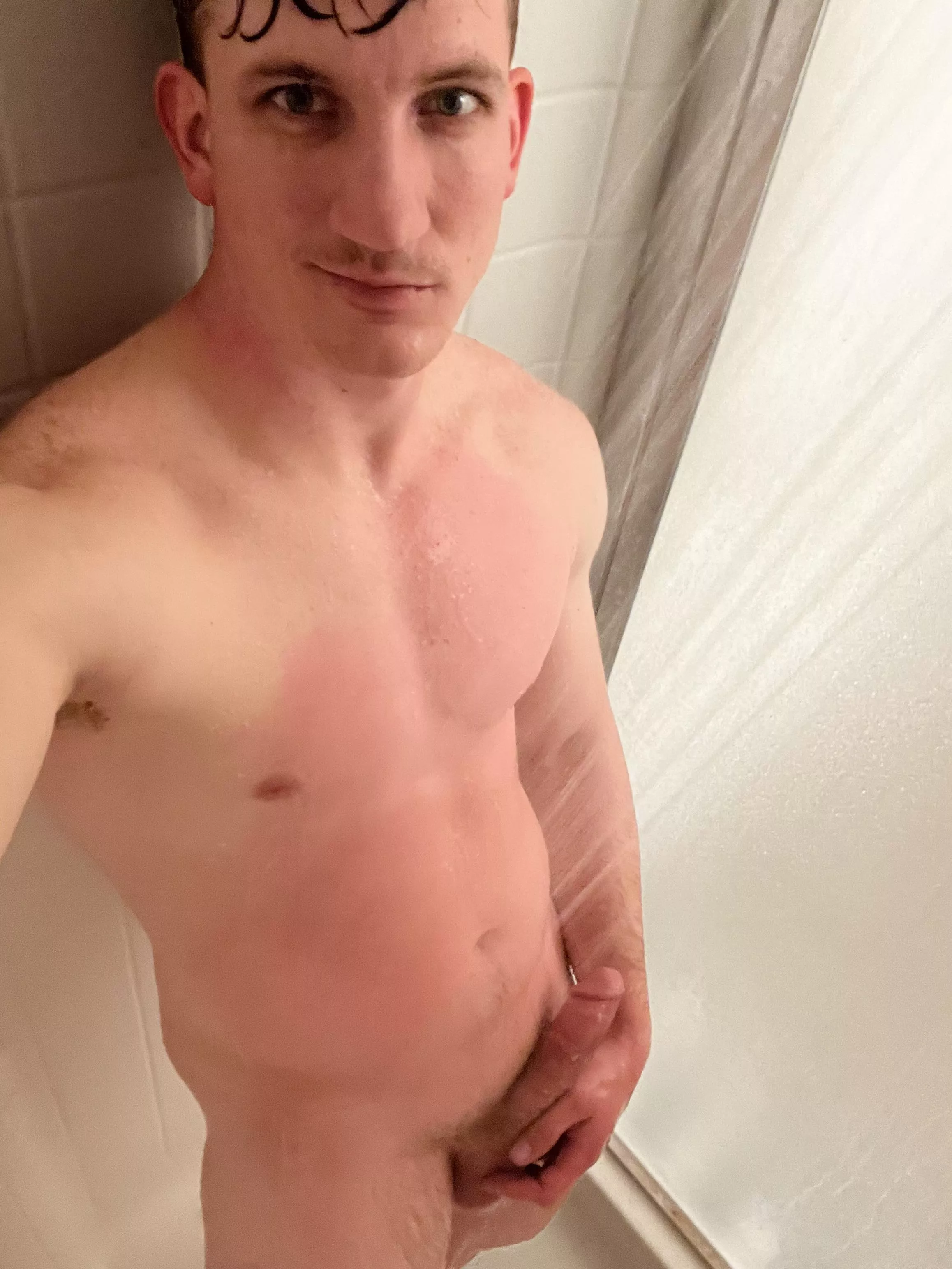 Who’s joining me for my post workout shower? 😉 [M]