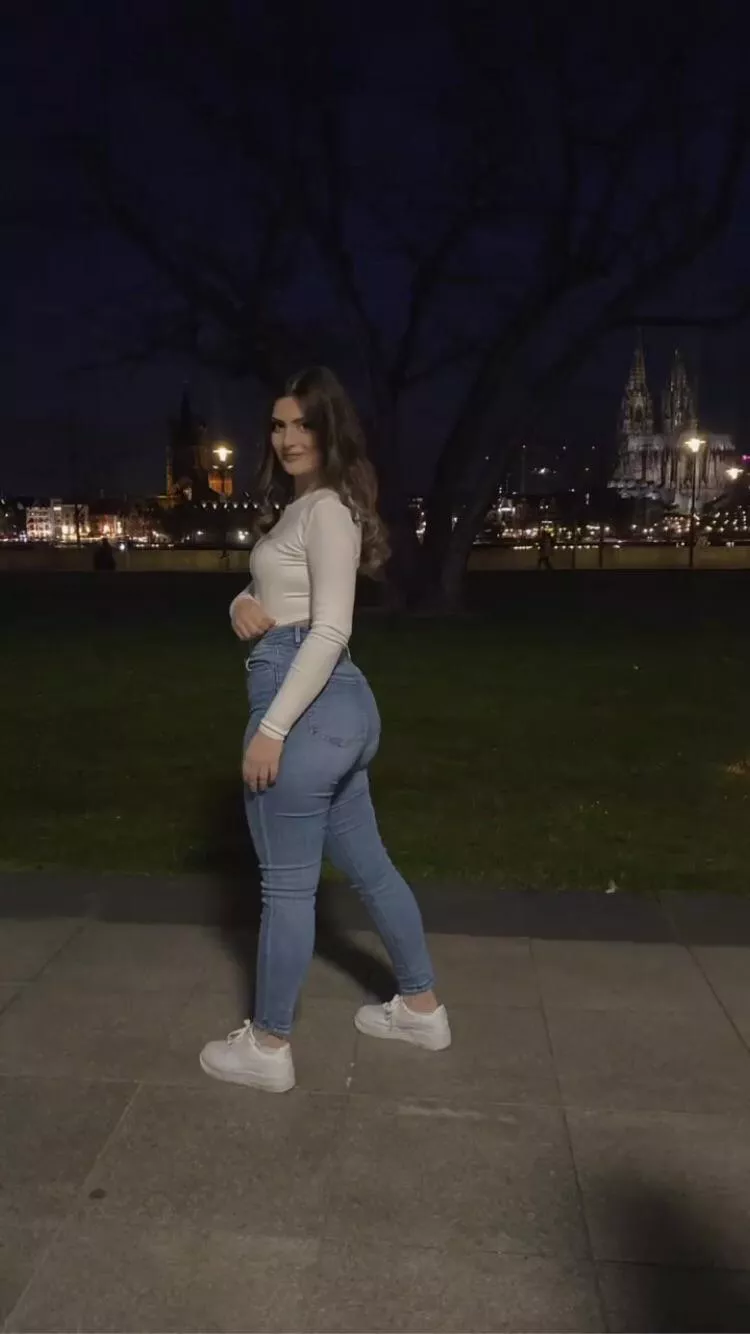 Why do Turkish girls have big butts?