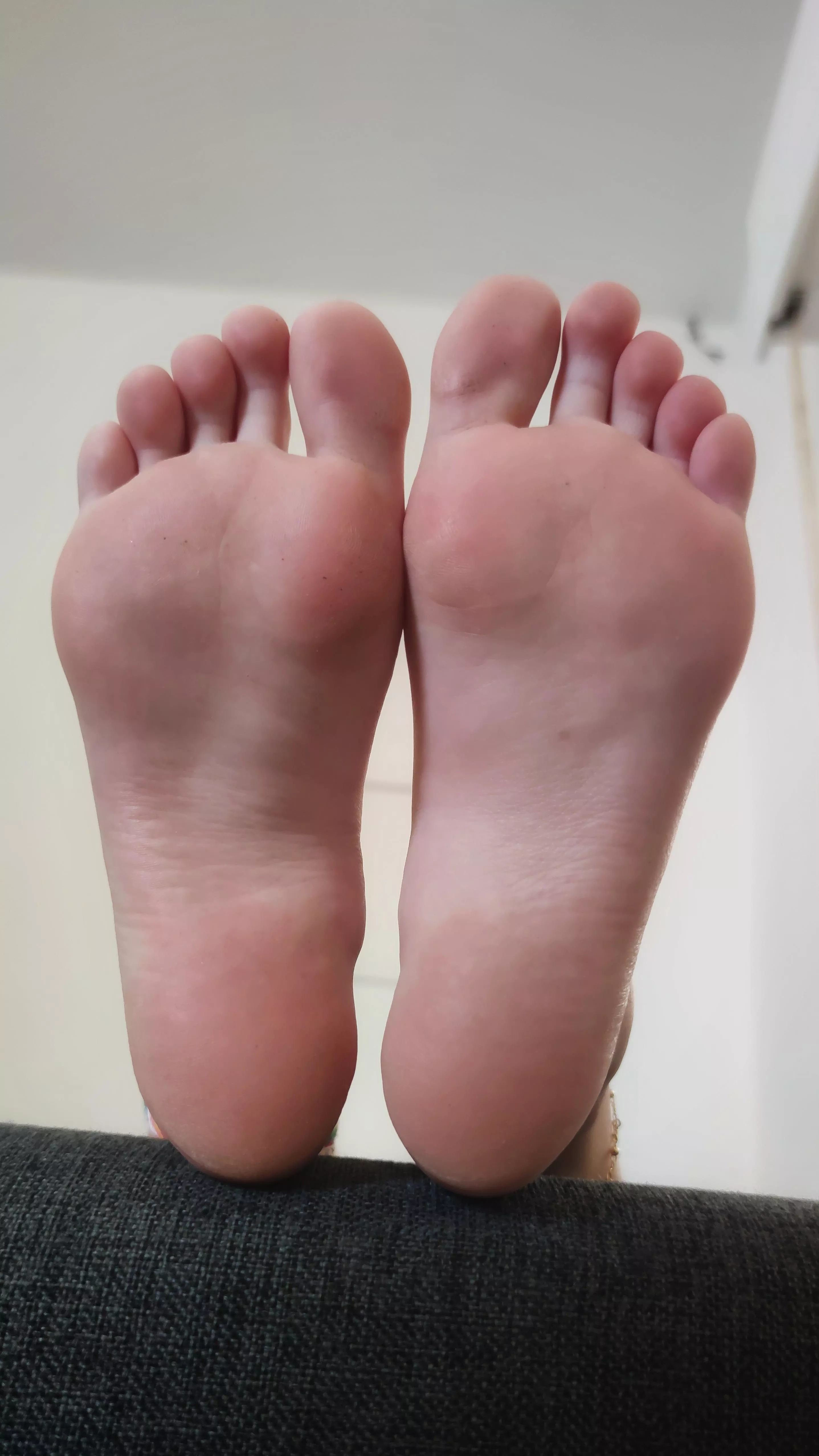 Wondering if someone would kiss my pink soles