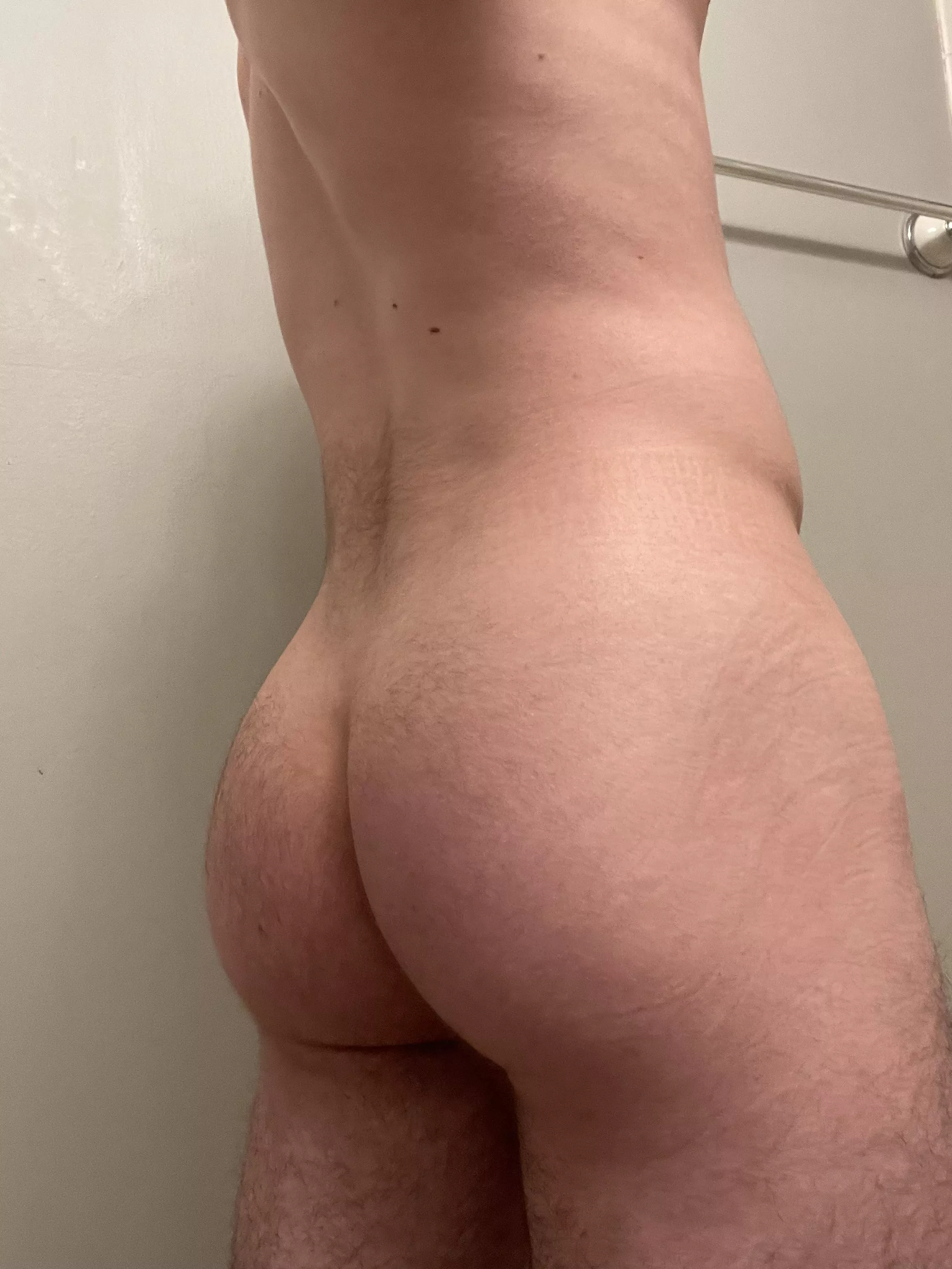 Would anyone here have fun with my ass?