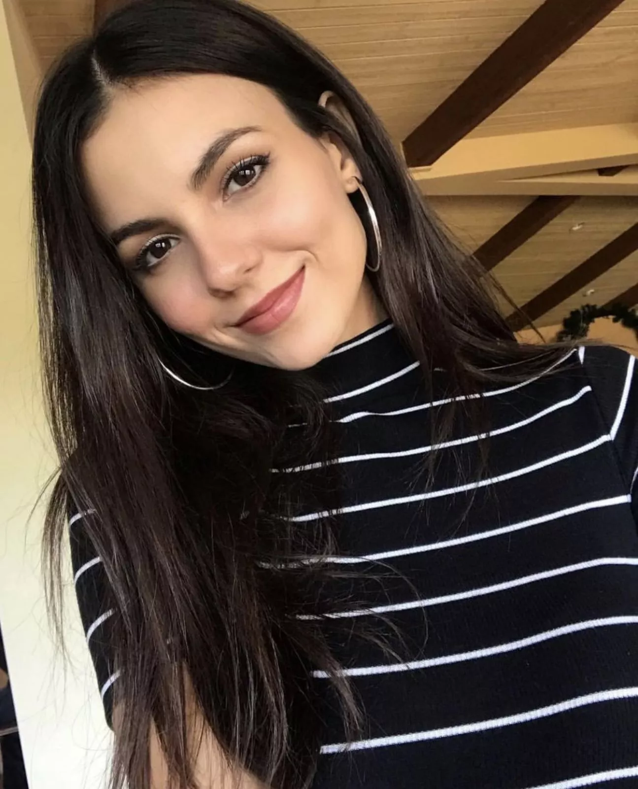 would love to stroke with a bud for the beautiful victoria justice