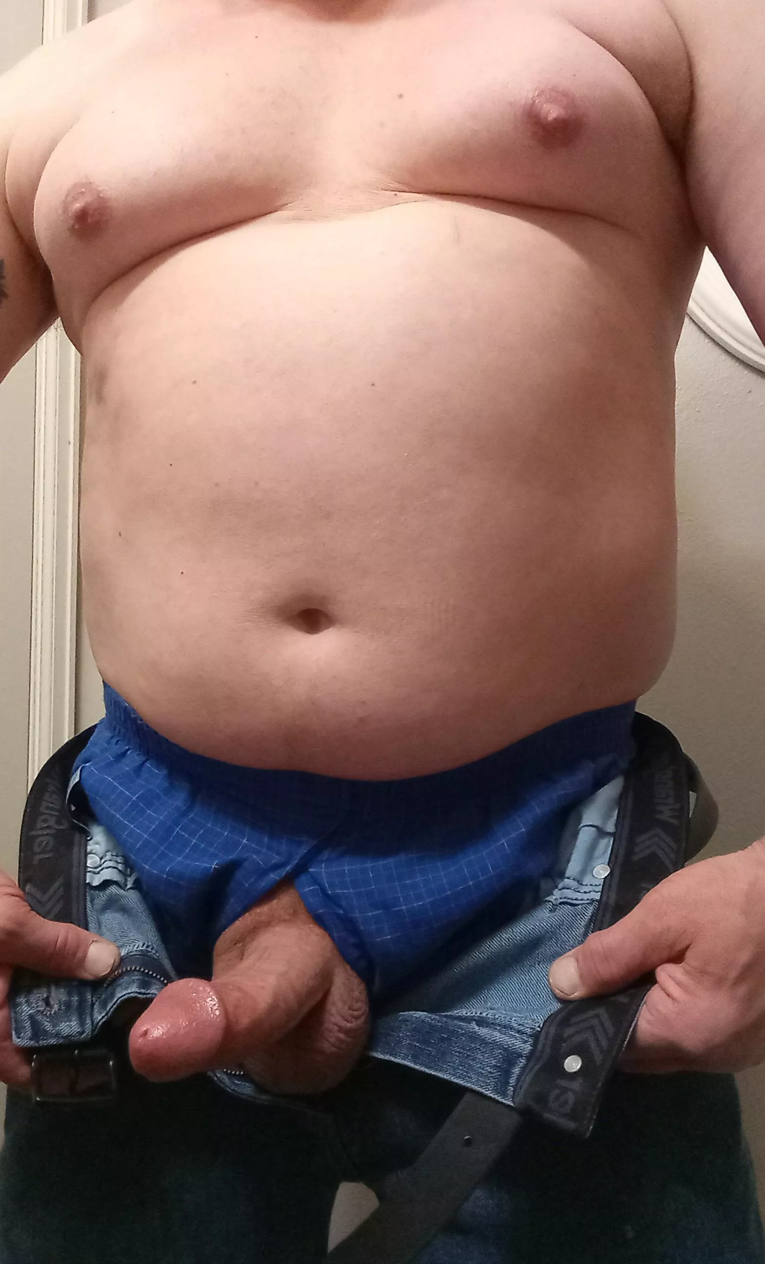 Would you get on your knees for a Chubby dude like me?