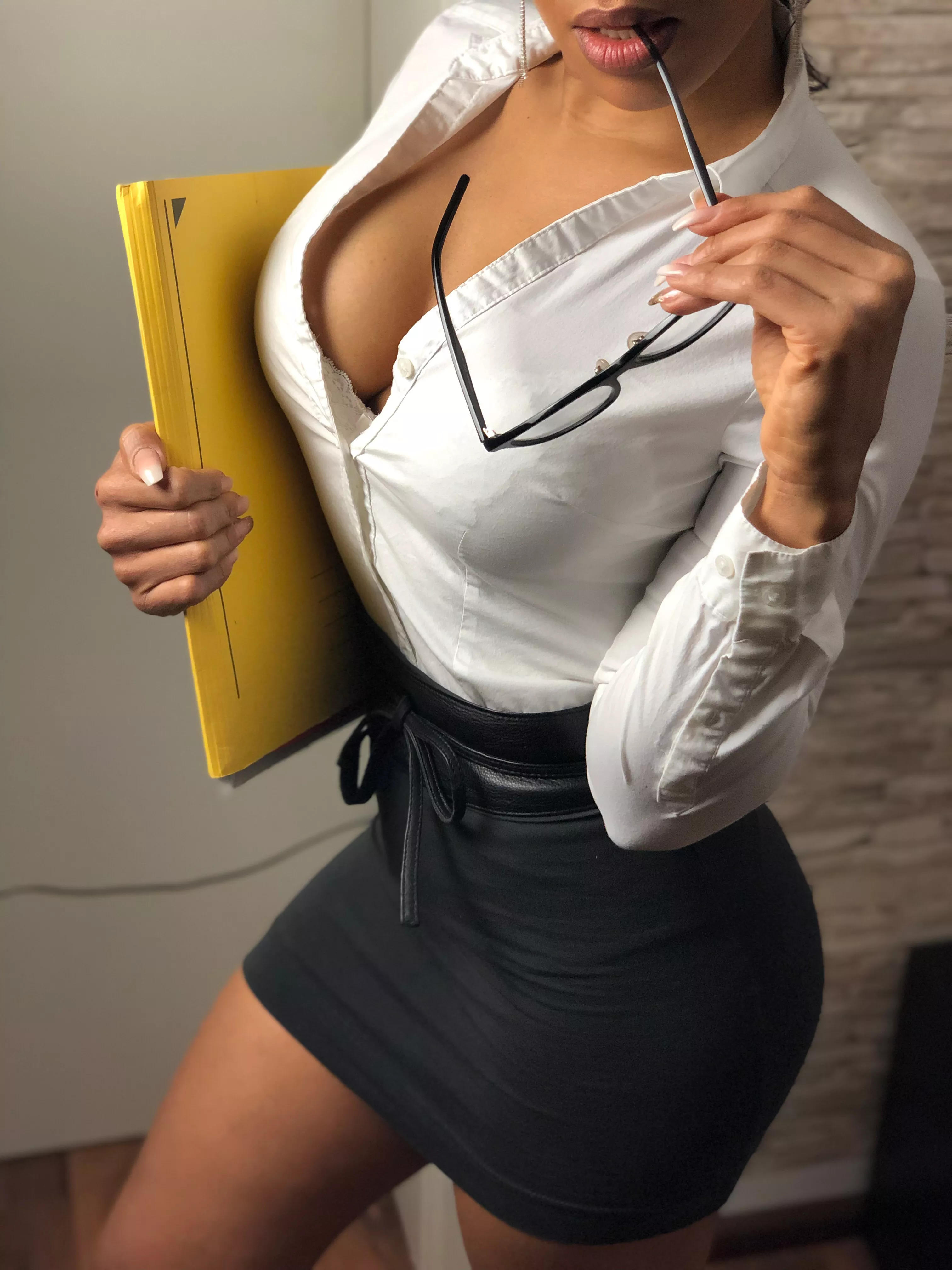 WOULD YOU HIRE ME AS YOUR SECRETARY?!