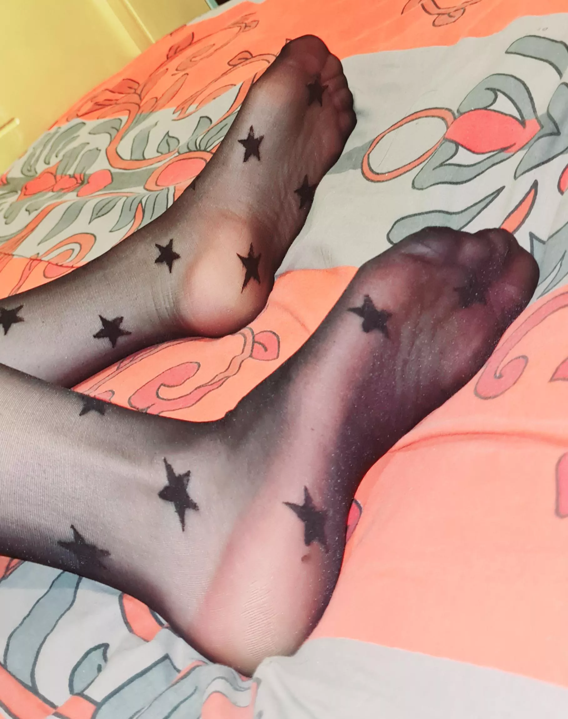 Would you kiss all the stars? DMs are open if you wanna get more of it