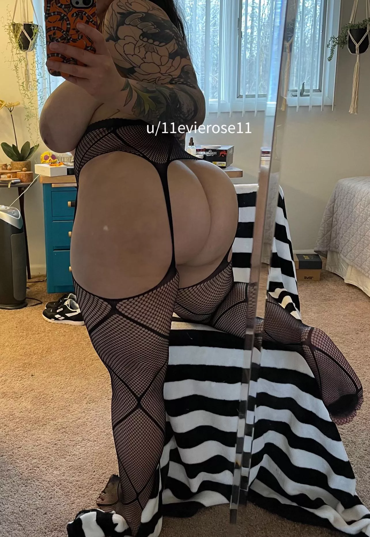 Would you let me sit this ass on your dick?