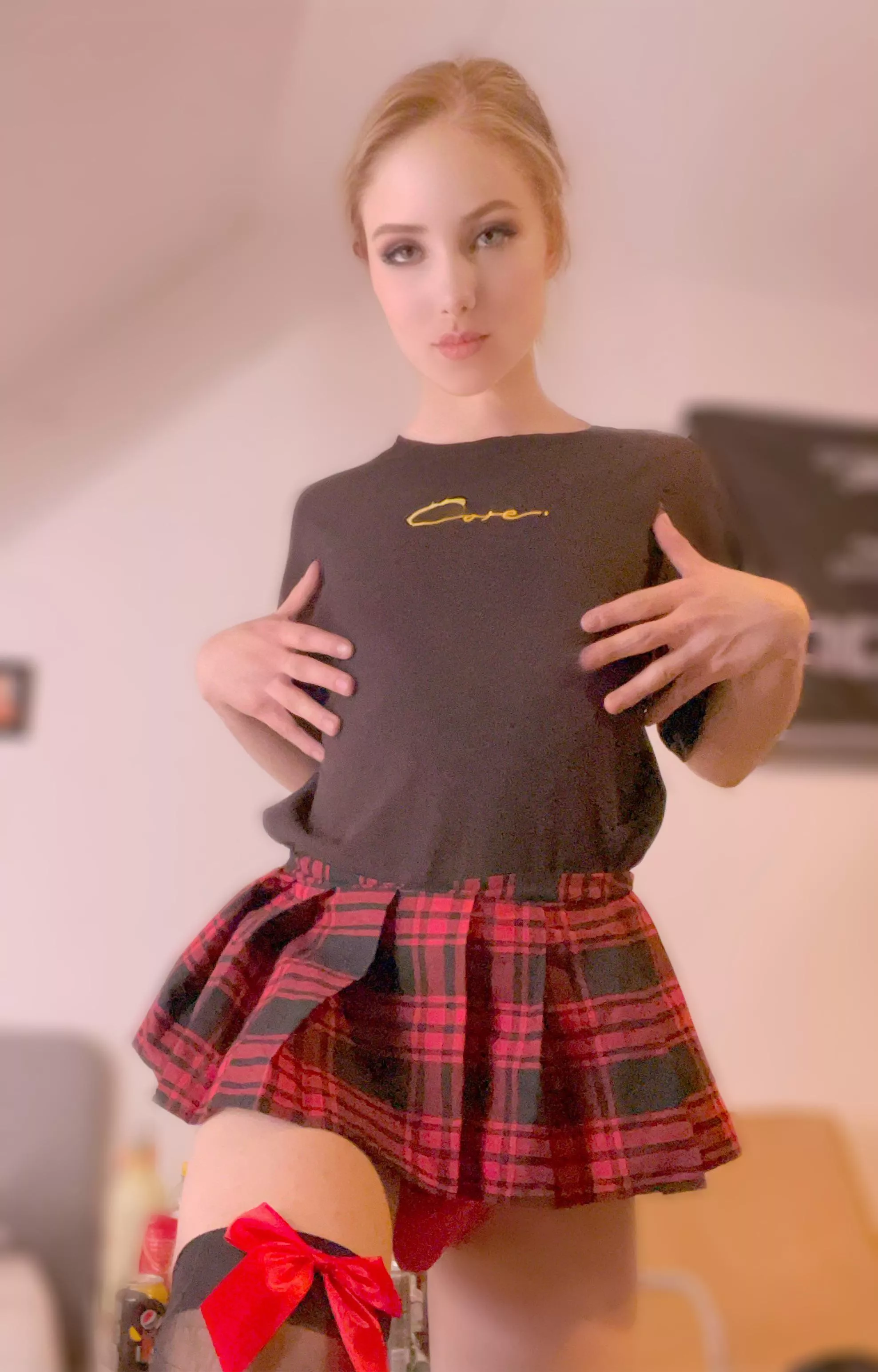 Would you lift up my skirt in public?ðŸ˜³