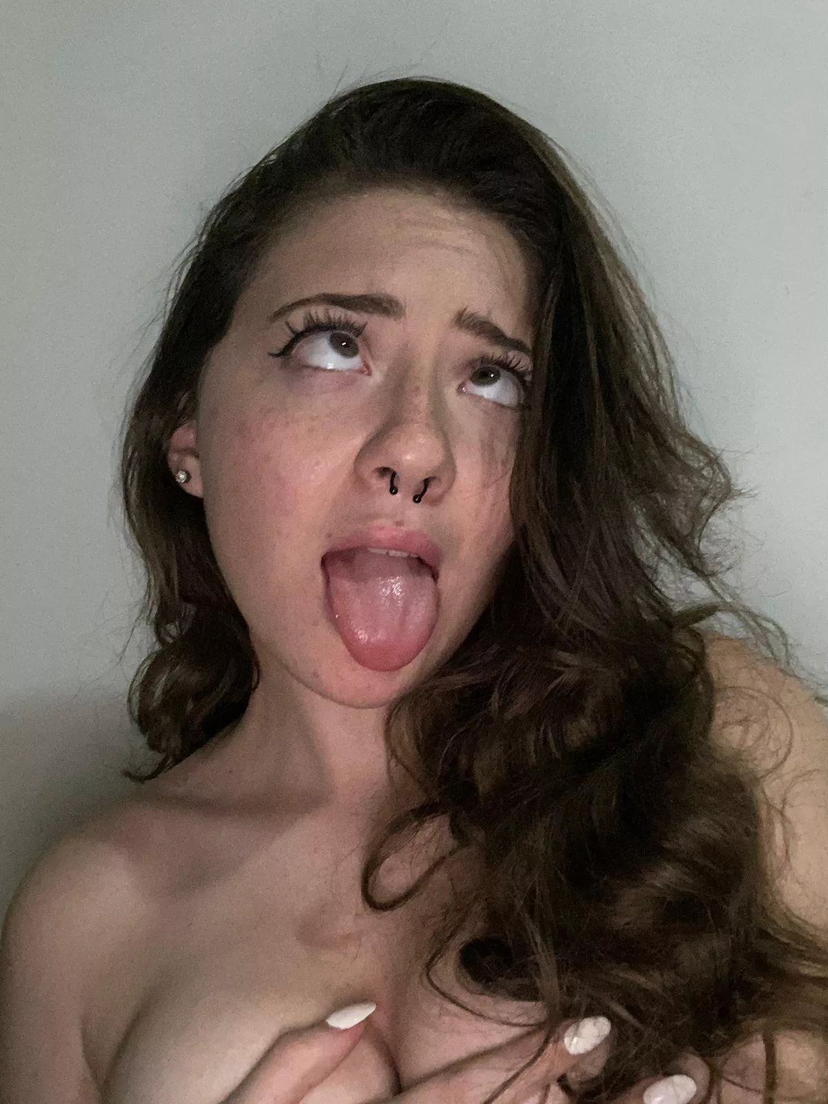 Would you like to cum in my face?ðŸ˜