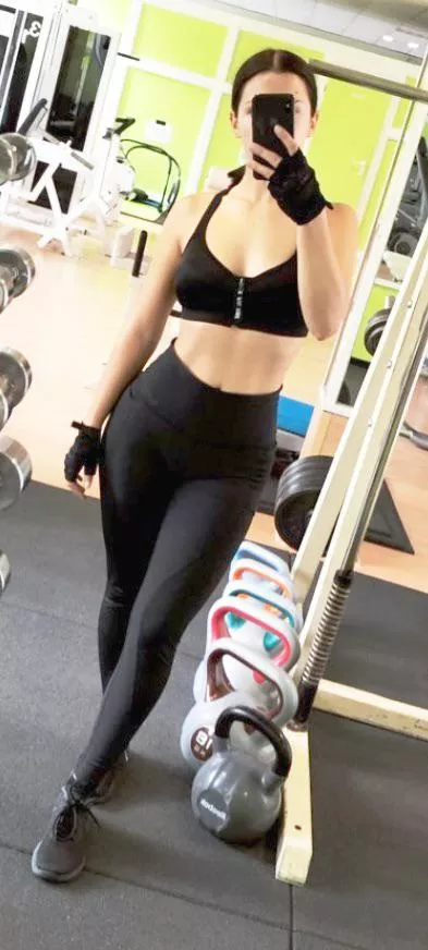 would you pull out your cock while I work out? [f]