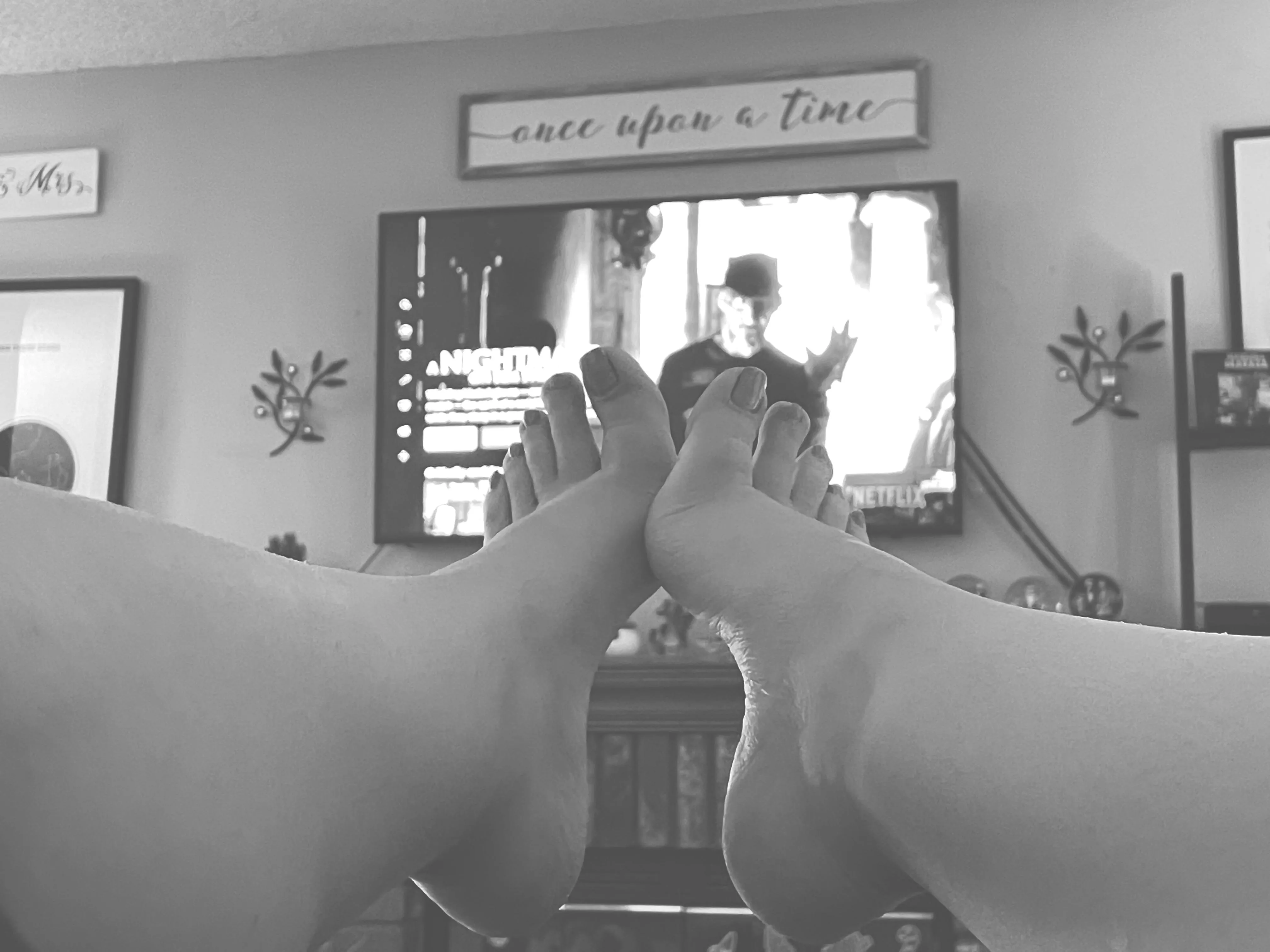 Would you rub my feet while I watch scary movies?🖤