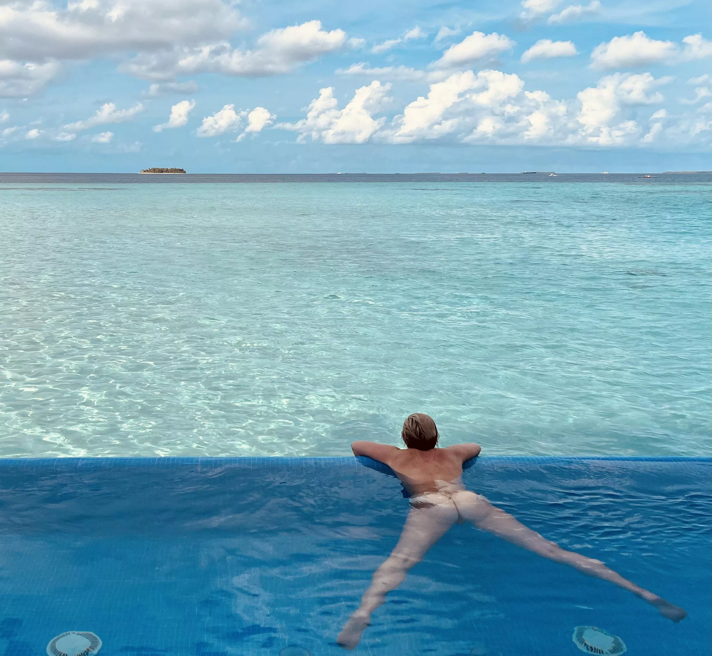 WYFMW in the pool with a view and the occasional boat passing by