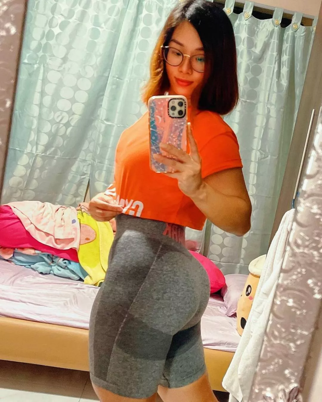 X__grayce aka Grayce Teong Siuhui looking thick and full.