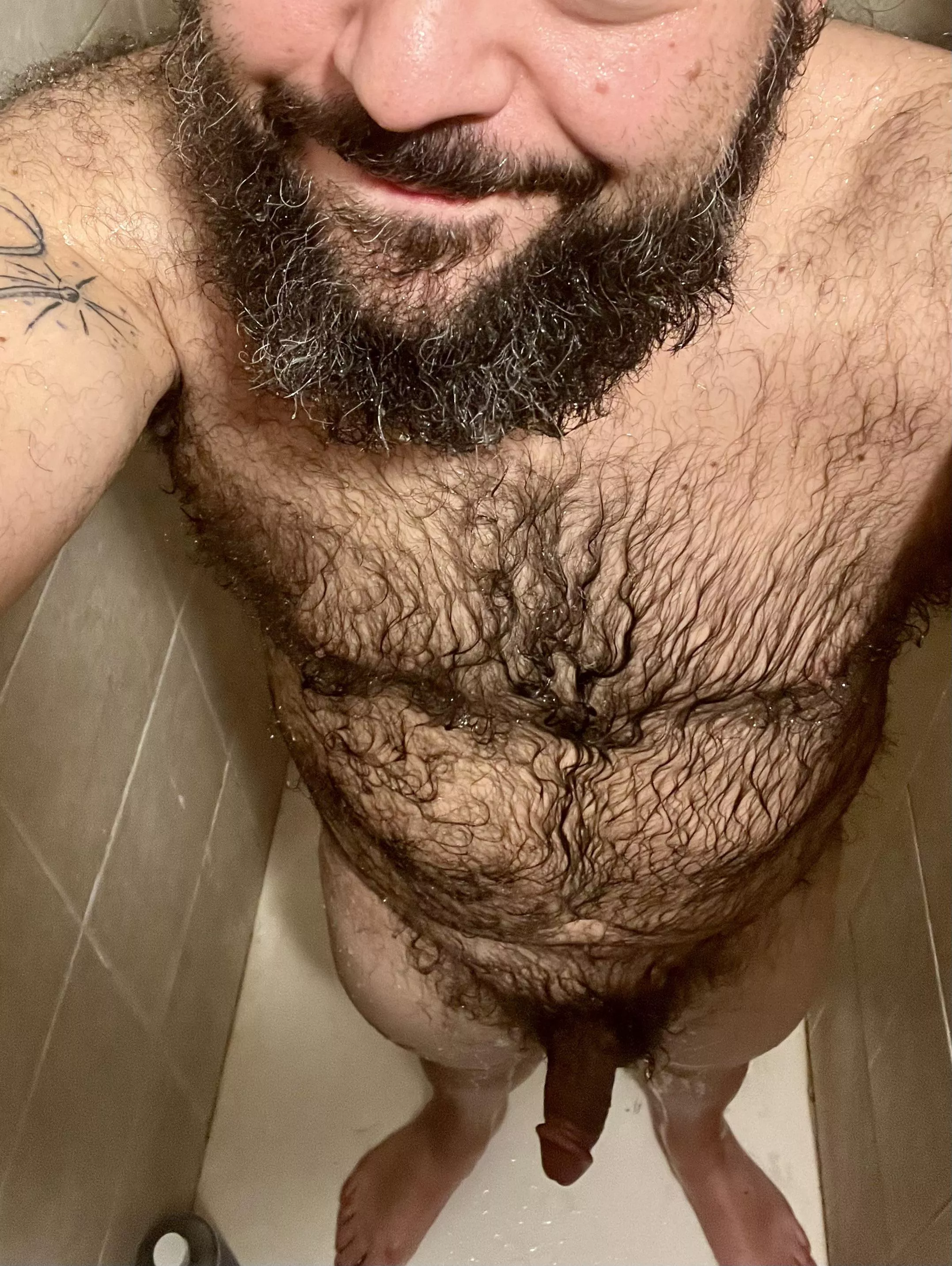 Y’all like showering with thick hairy dudes ?