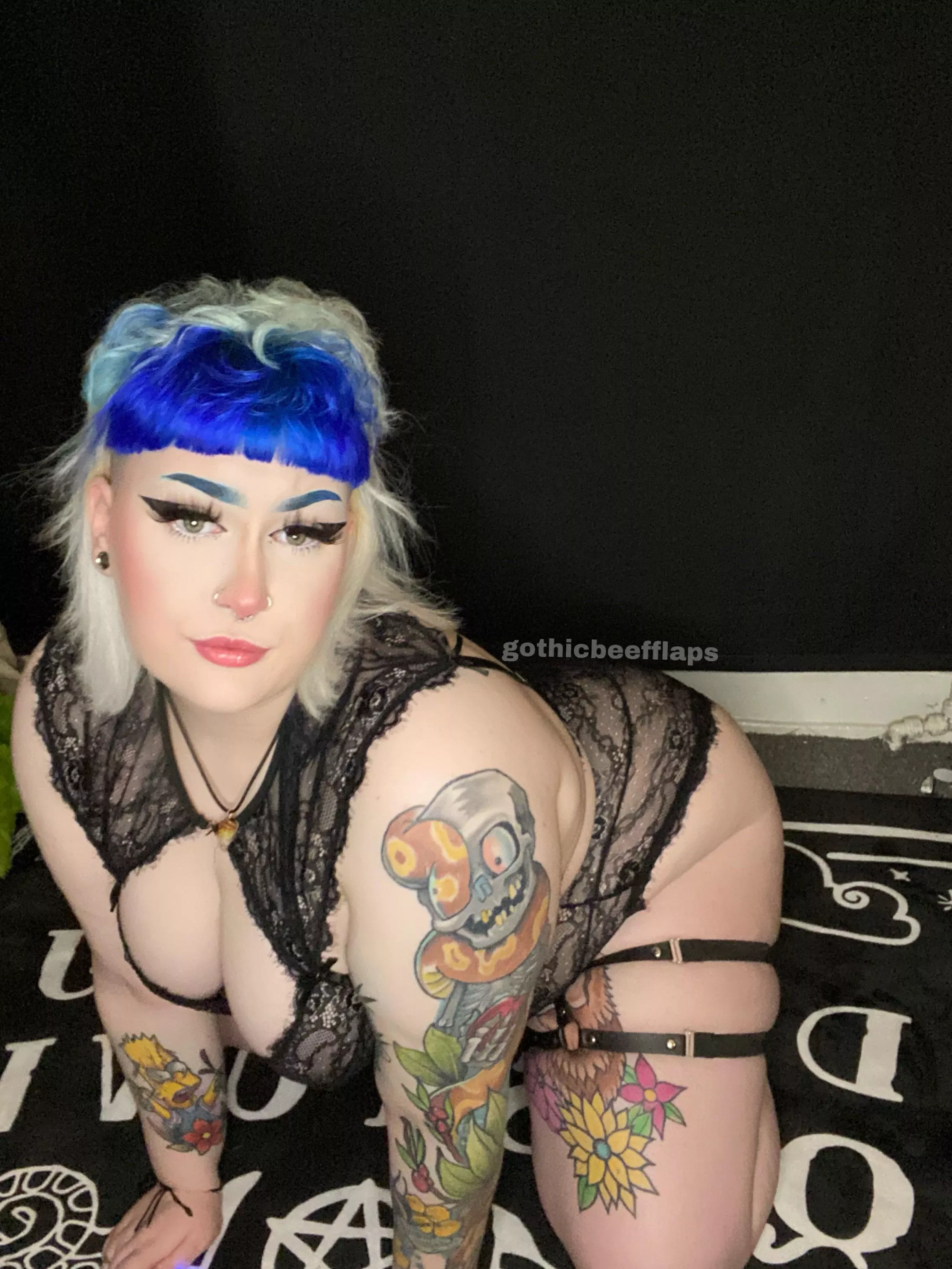 🫐 your new virtual alt gf 🫐 tattooed BBW from the UK 🇬🇧👀 • FREE cock rate 🍆 • squirter & a creamer 💦 • anal play & role-play 🤩 • LINK IN COMMENTS 🫐🖤