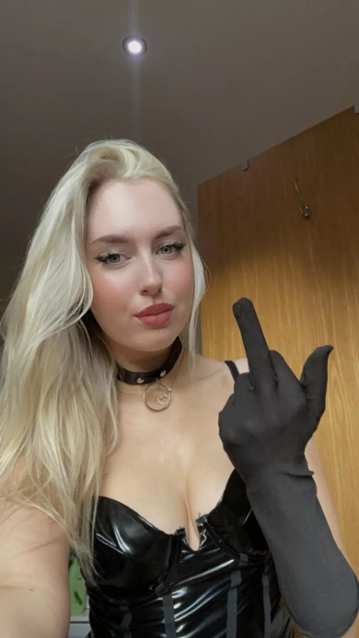 Youâ€™re lucky Iâ€™m flipping you off. [domme]